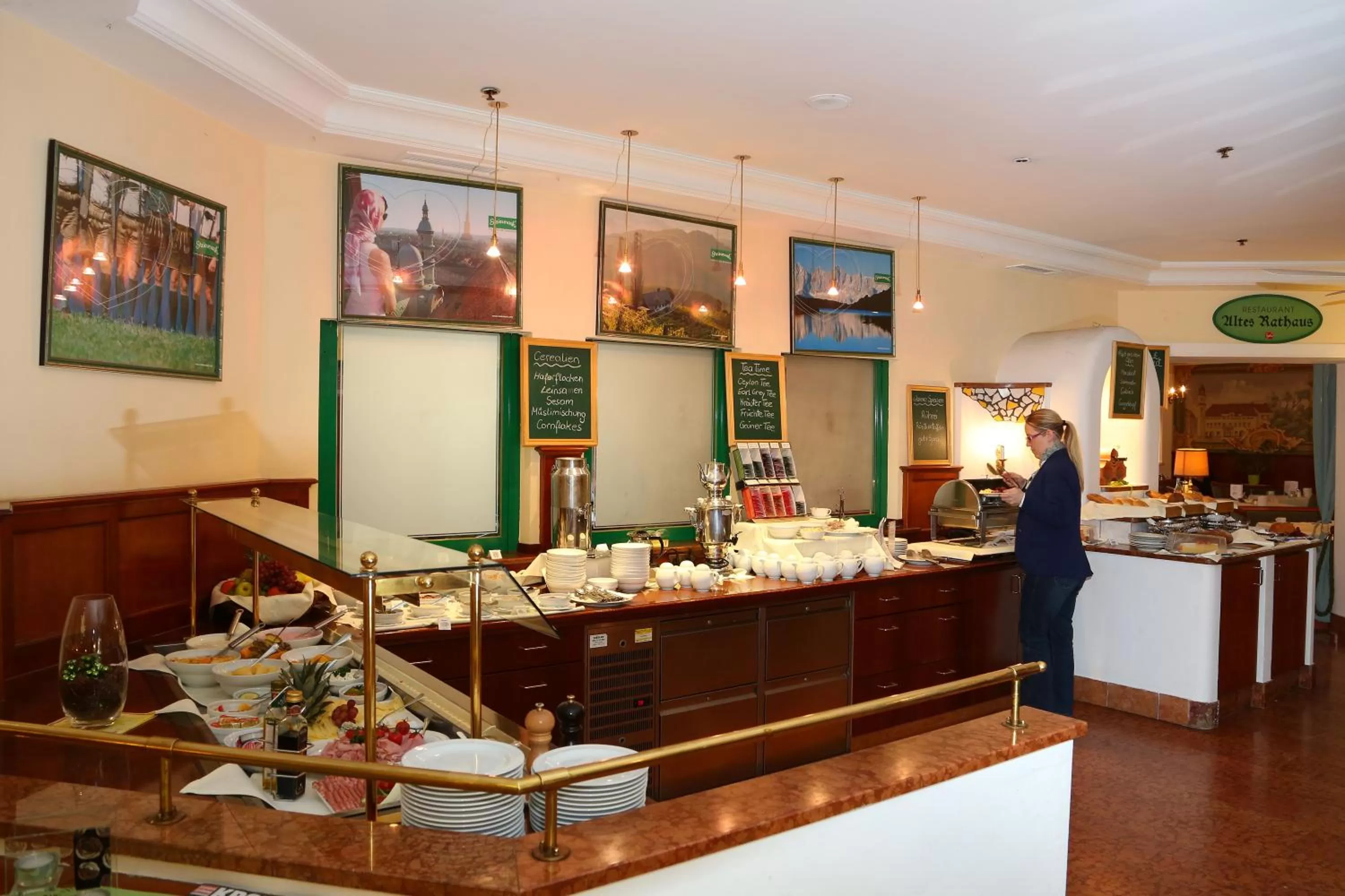 Restaurant/places to eat in Hotel Kongress