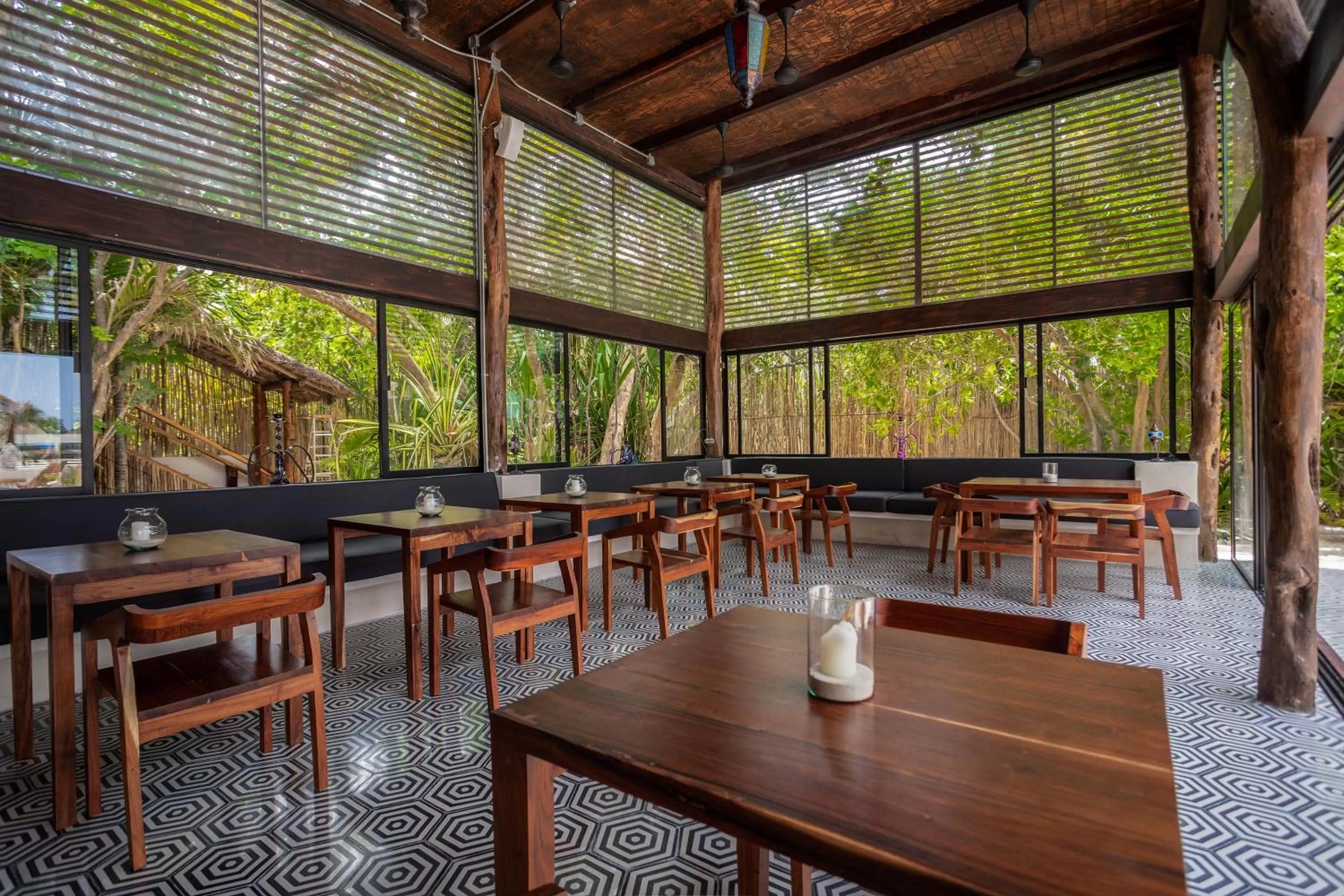 Restaurant/places to eat in Lotus Beach Hotel - Adults Only