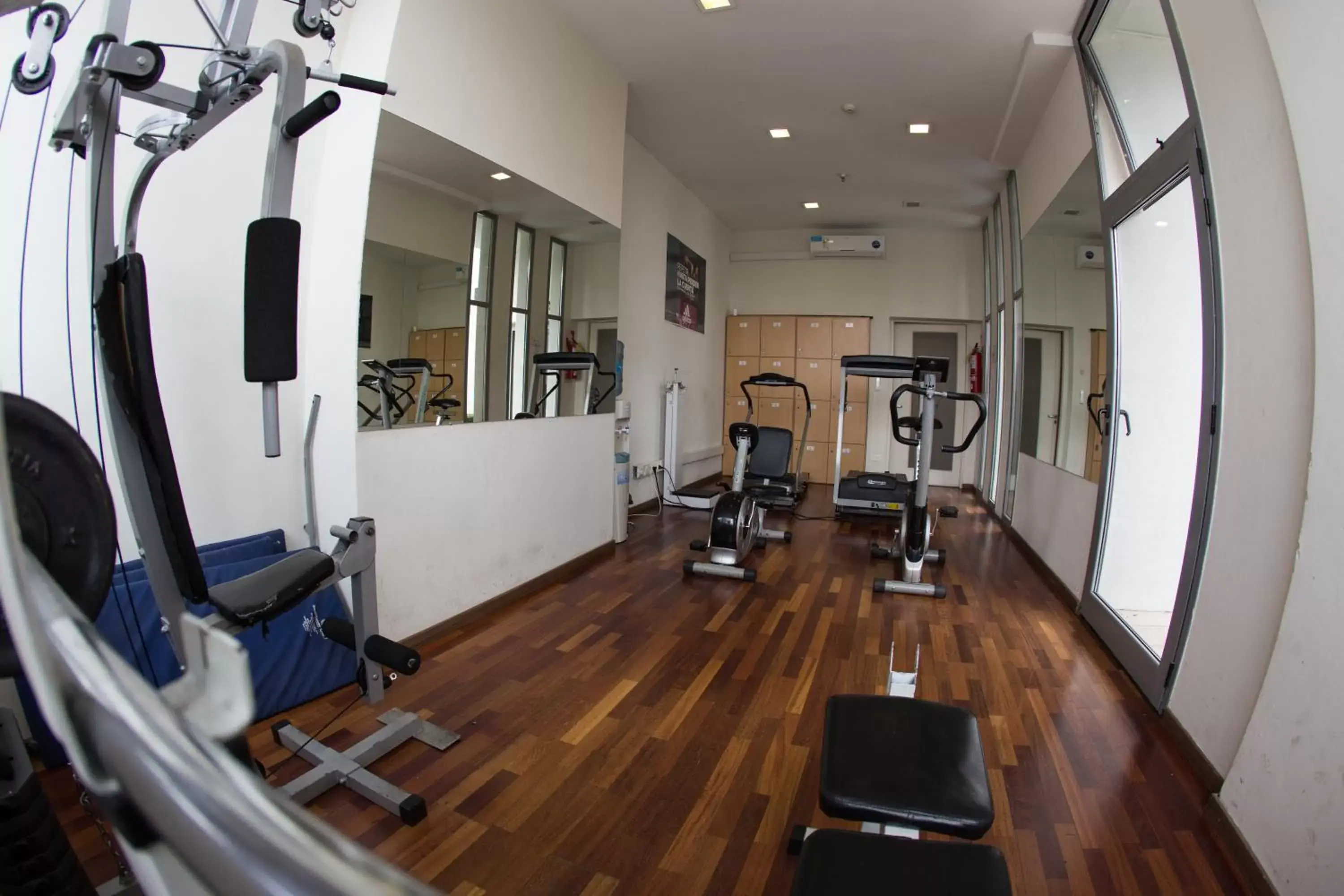 Fitness centre/facilities, Fitness Center/Facilities in Howard Johnson La Cañada Hotel & Suites