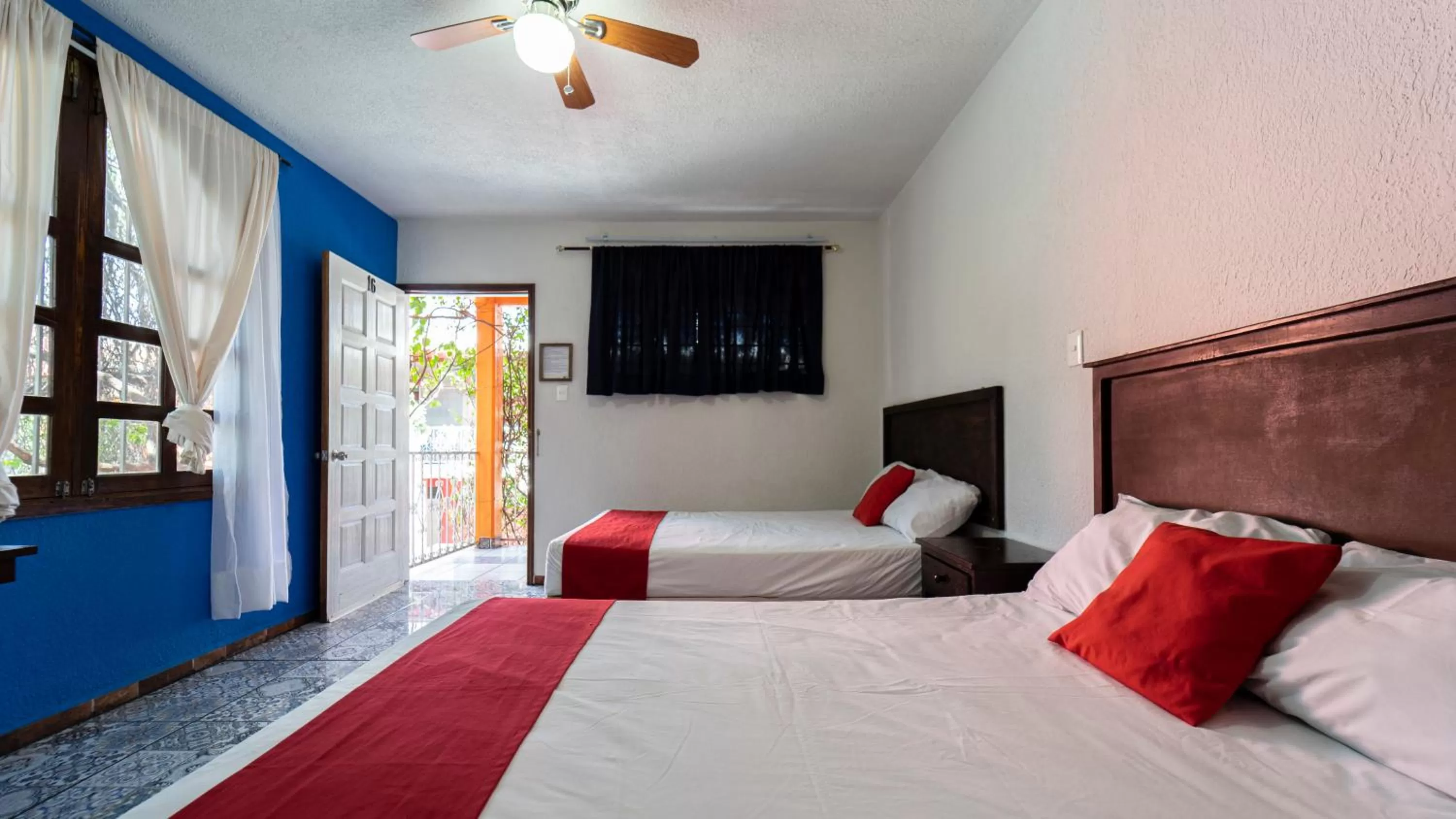 Bed in Hotel Posada Bugambilias