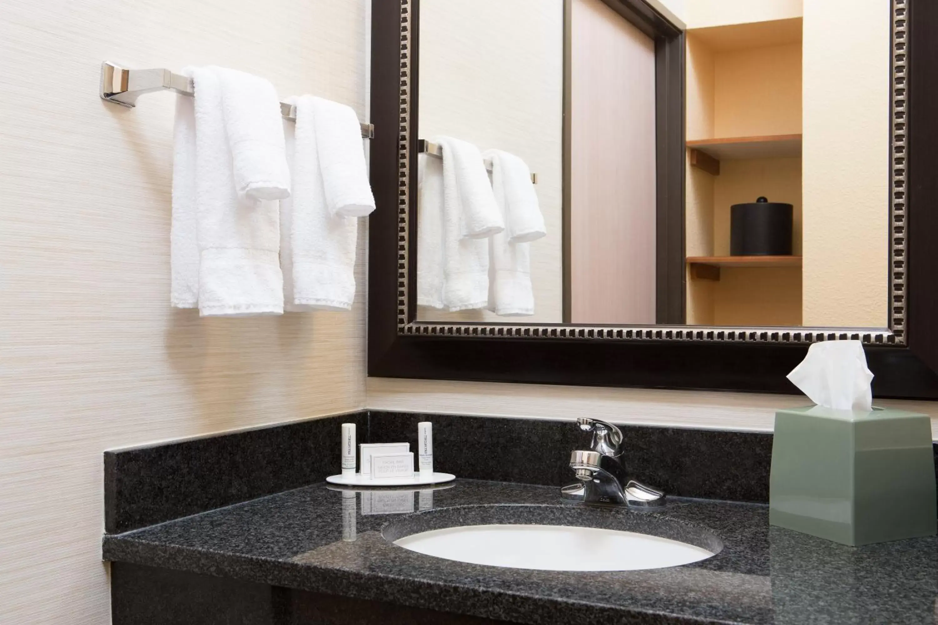 Bathroom in Comfort Inn & Suites Olathe - Kansas City