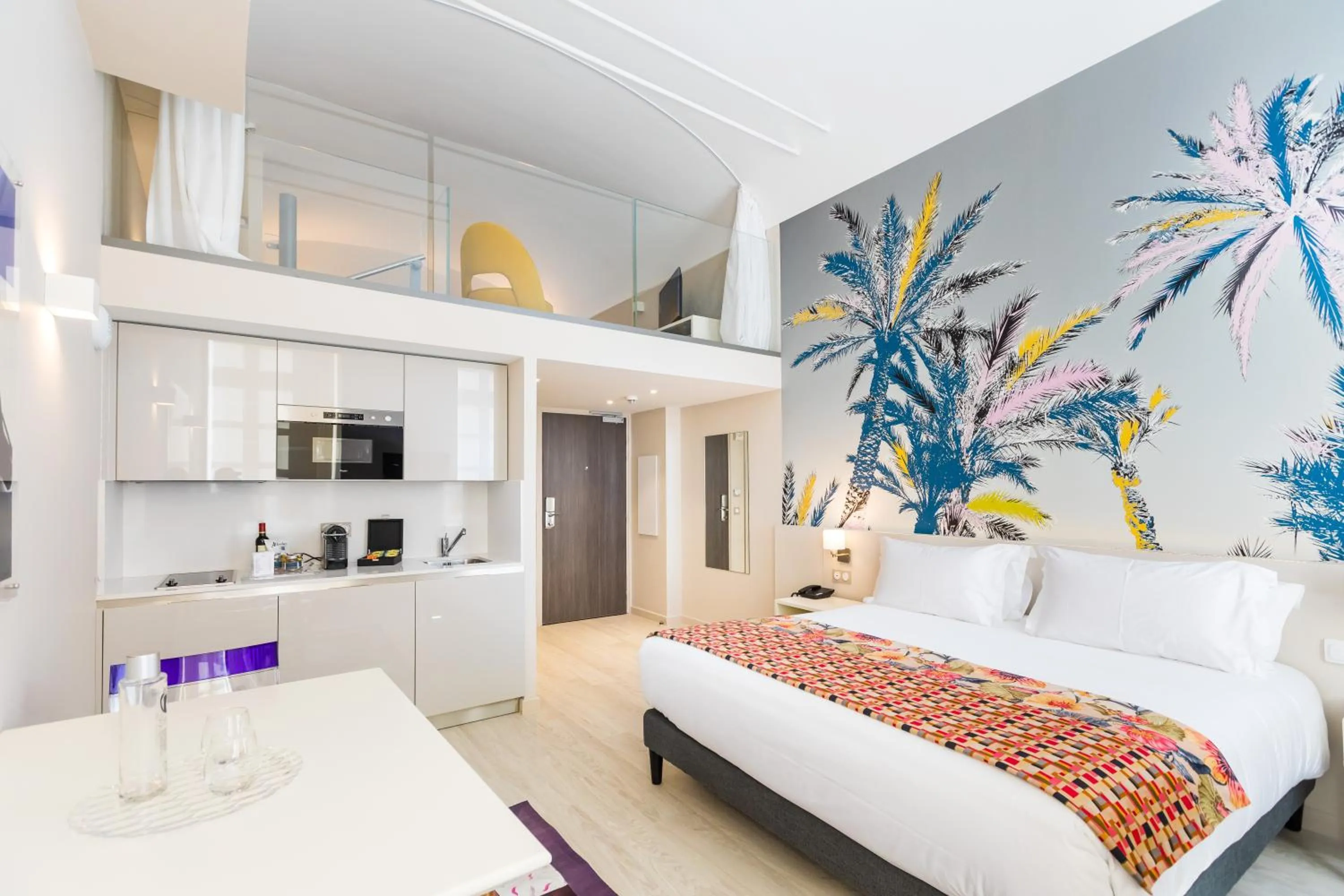 Kitchen or kitchenette, Bed in Palais Saleya Boutique Hôtel