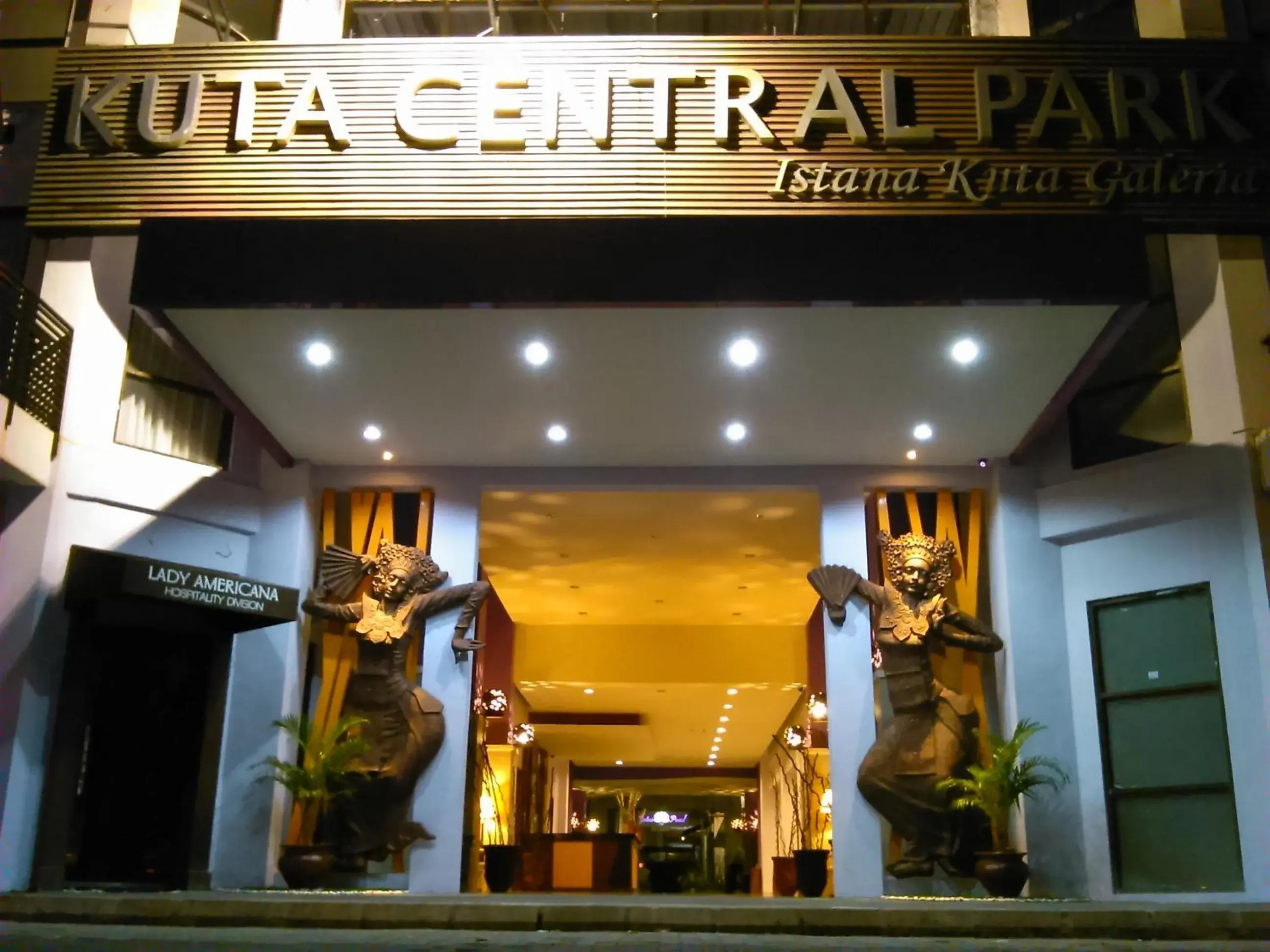 Lobby or reception in Kuta Central Park Hotel