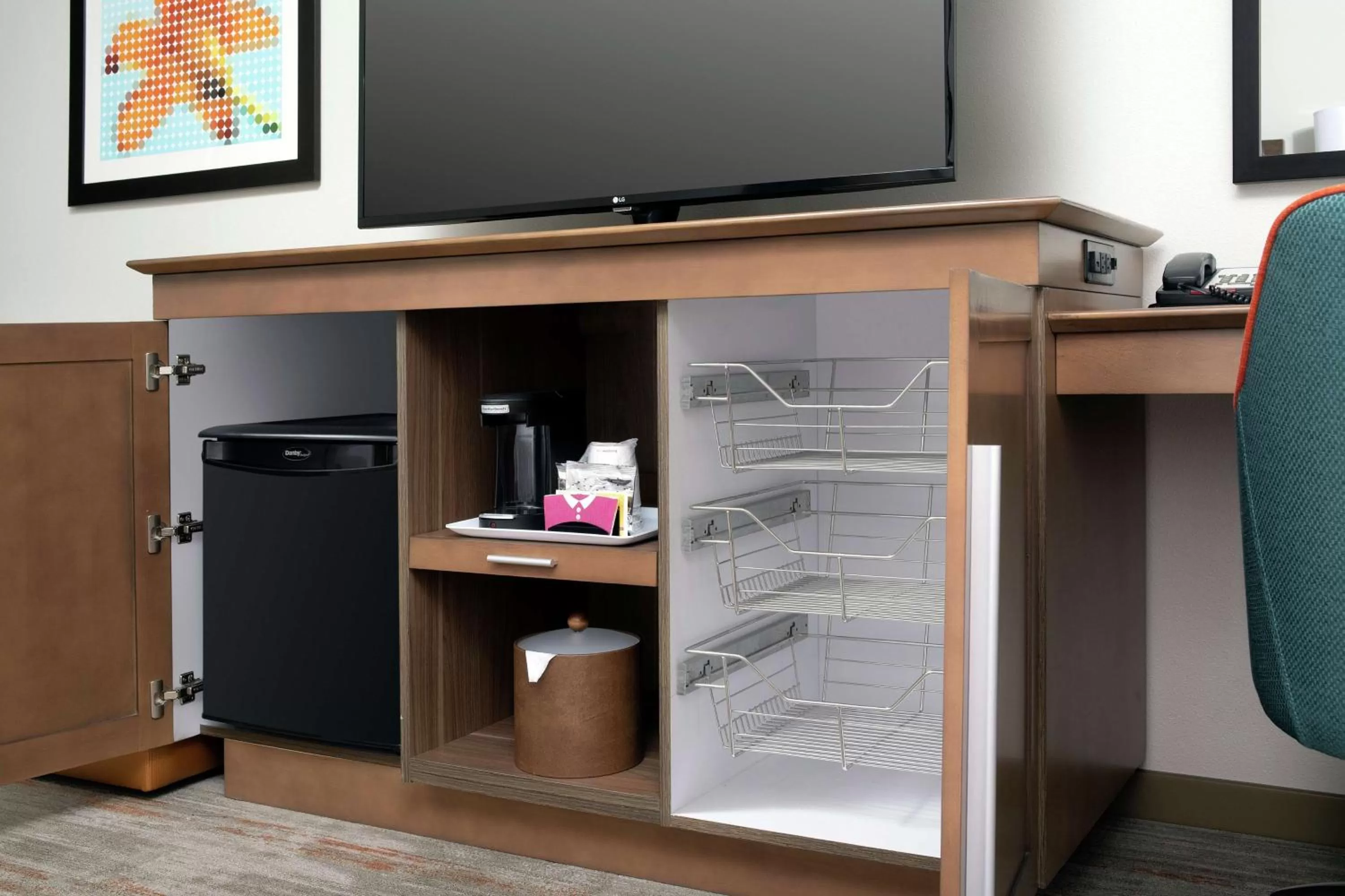 Bedroom in Hampton Inn Denver Tech Center South