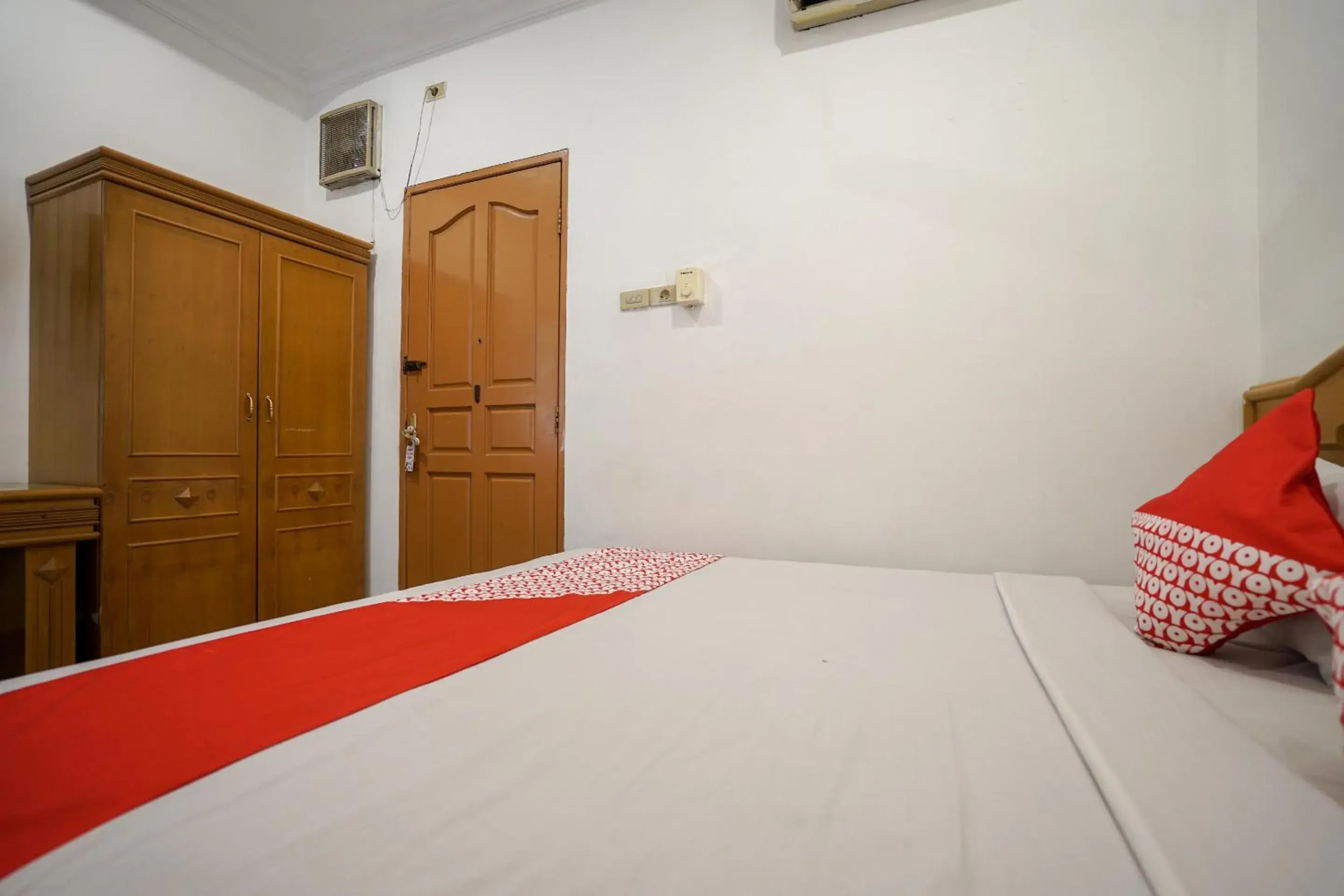 Bedroom, Bed in OYO 1173 Hotel Shofa Marwah