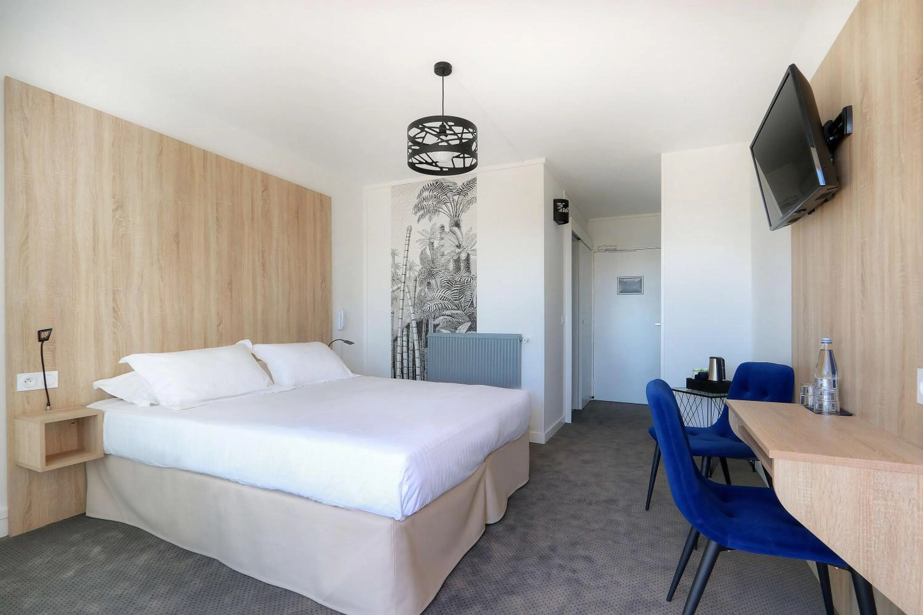 Bed in Best Western Hôtel Le Bellevue Quiberon