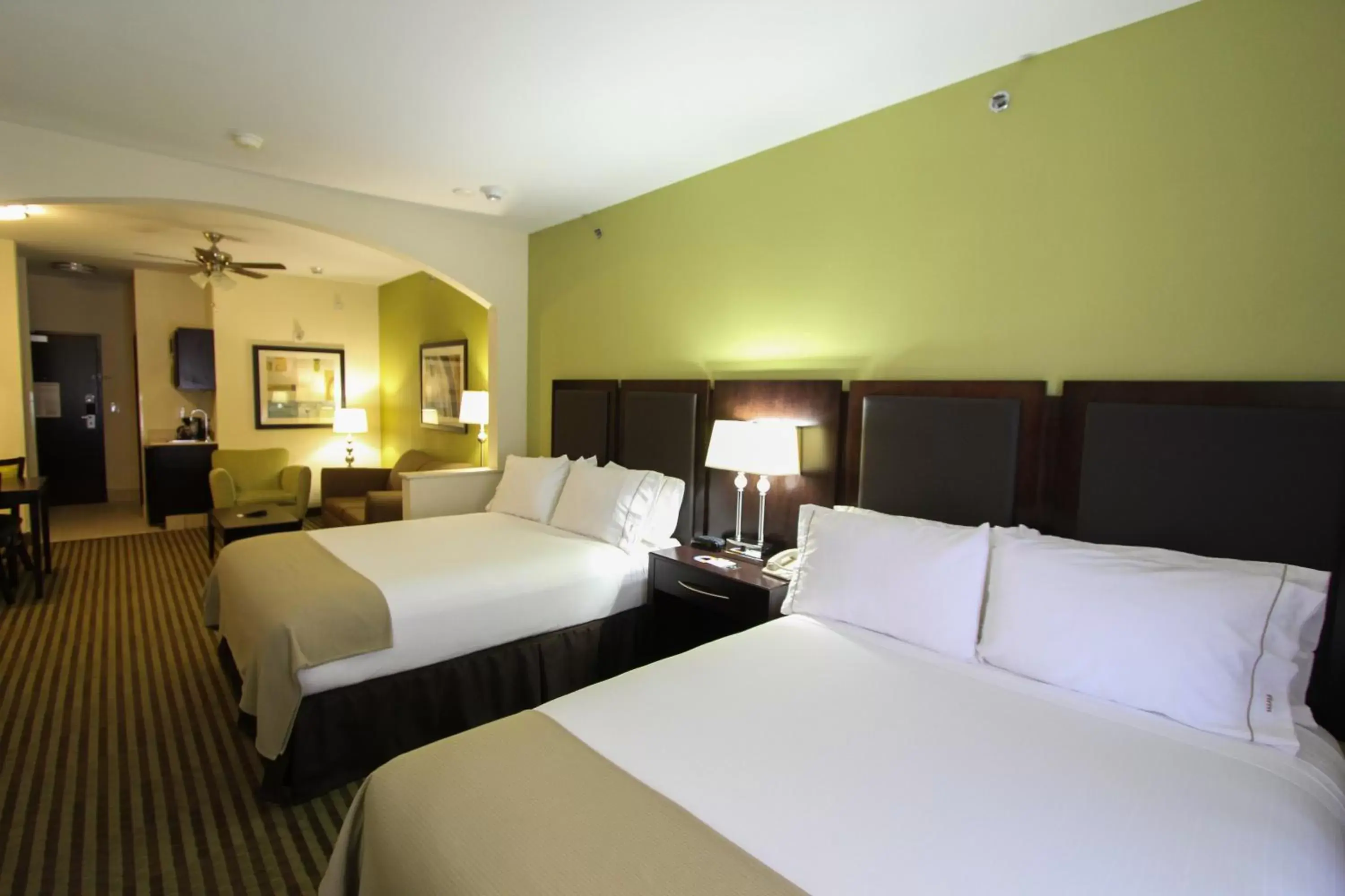 Bedroom, Bed in Holiday Inn Express Hotel & Suites Nacogdoches, an IHG Hotel