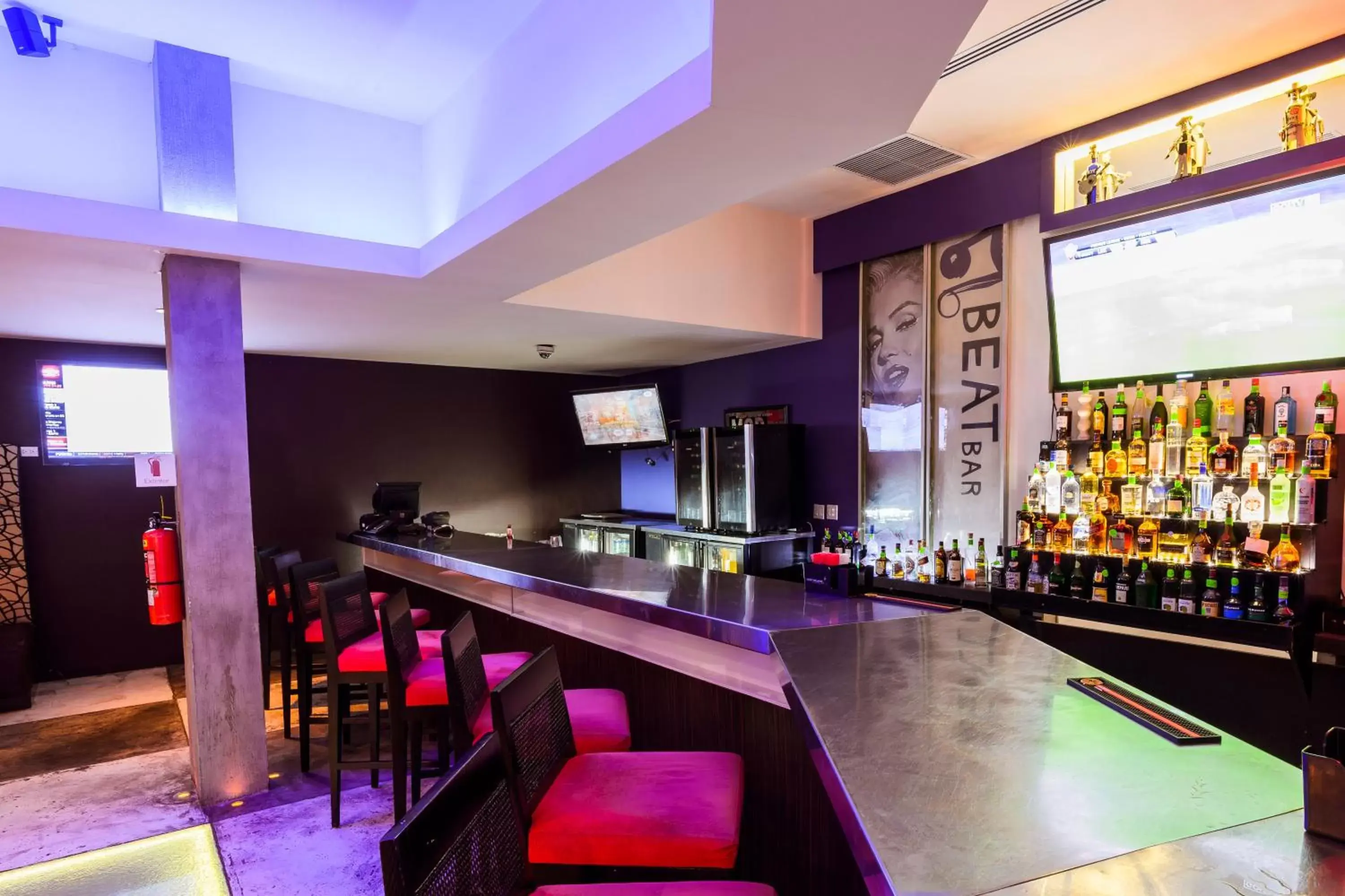 Activities, Lounge/Bar in Riande Aeropuerto Hotel Casino