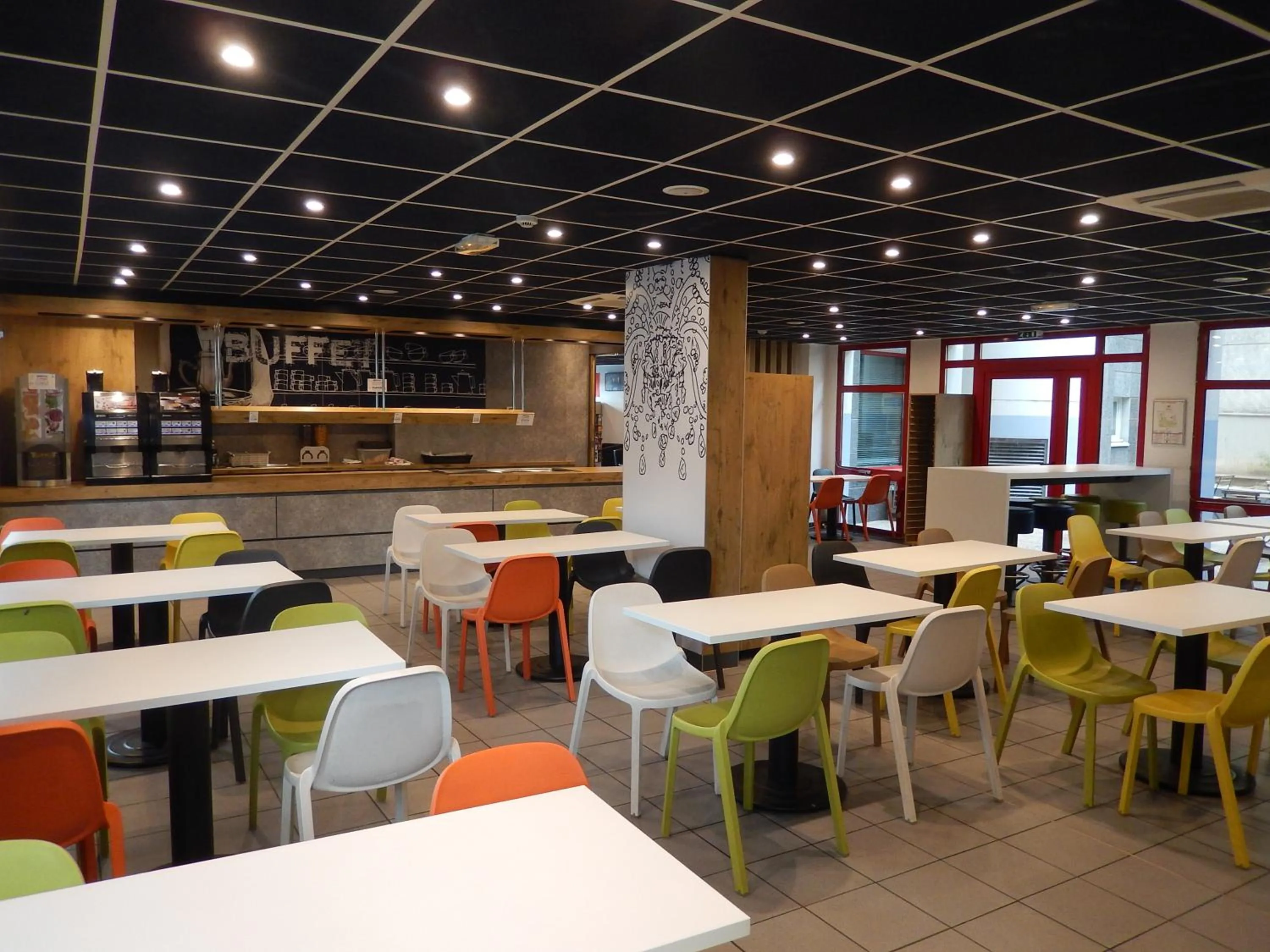 Restaurant/places to eat in ibis budget Paris Porte d'Italie Est