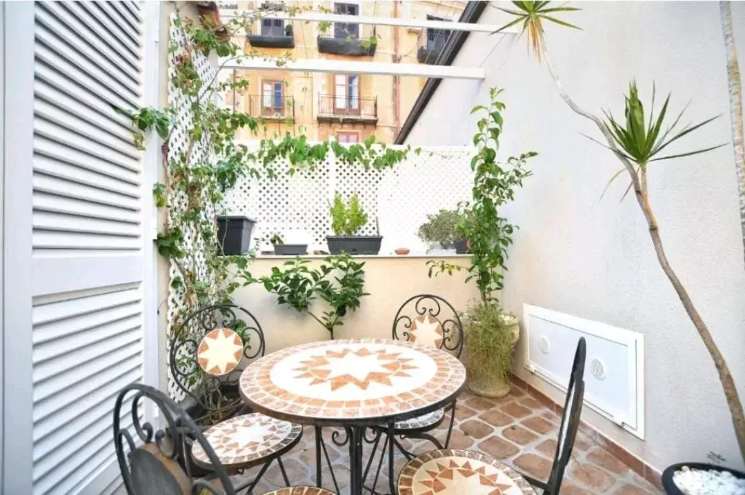 Balcony/Terrace in San Francesco Rooms and Apartment with Terrace in Palermo