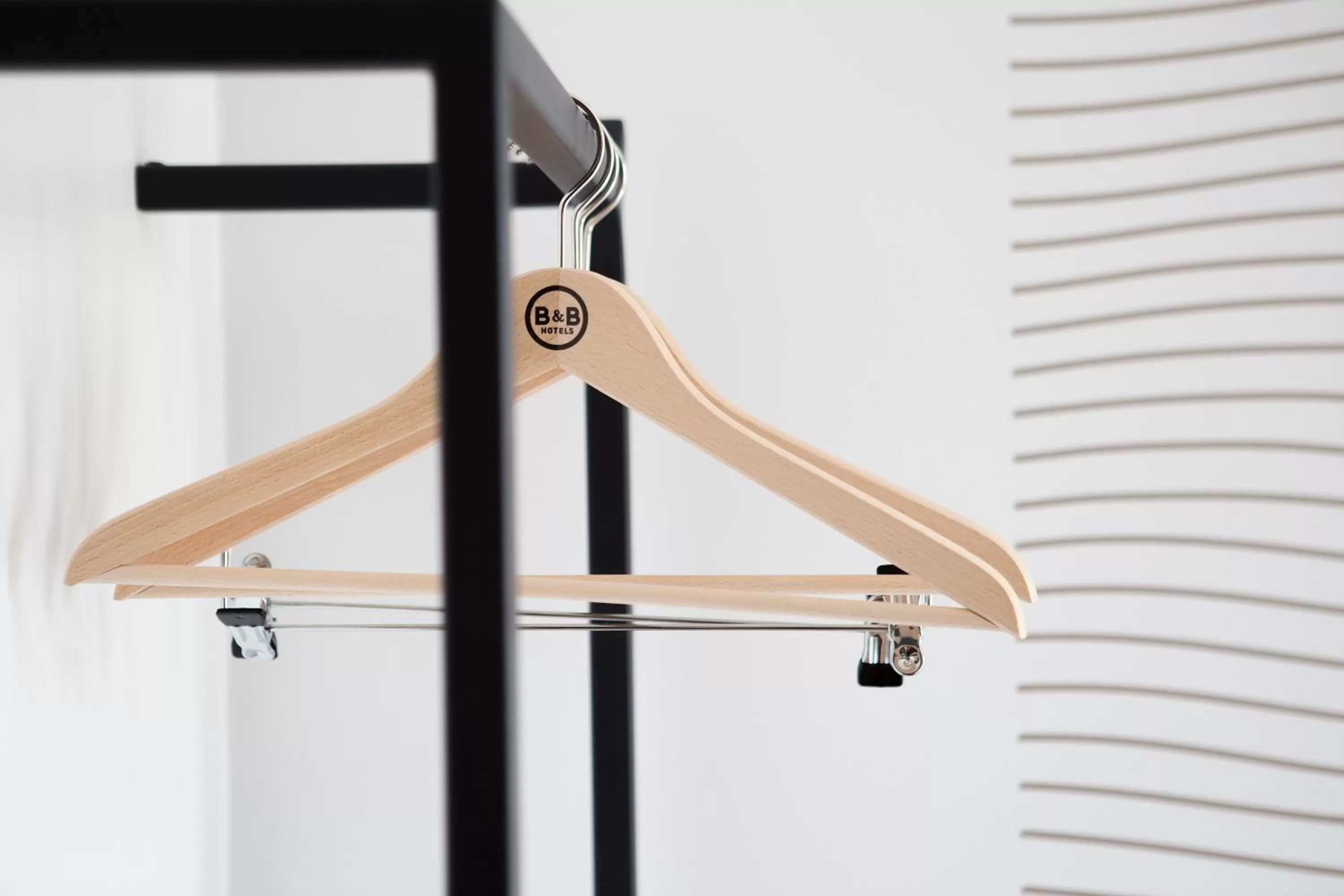 Logo/Certificate/Sign in B&B HOTEL Lille Lillenium Eurasanté