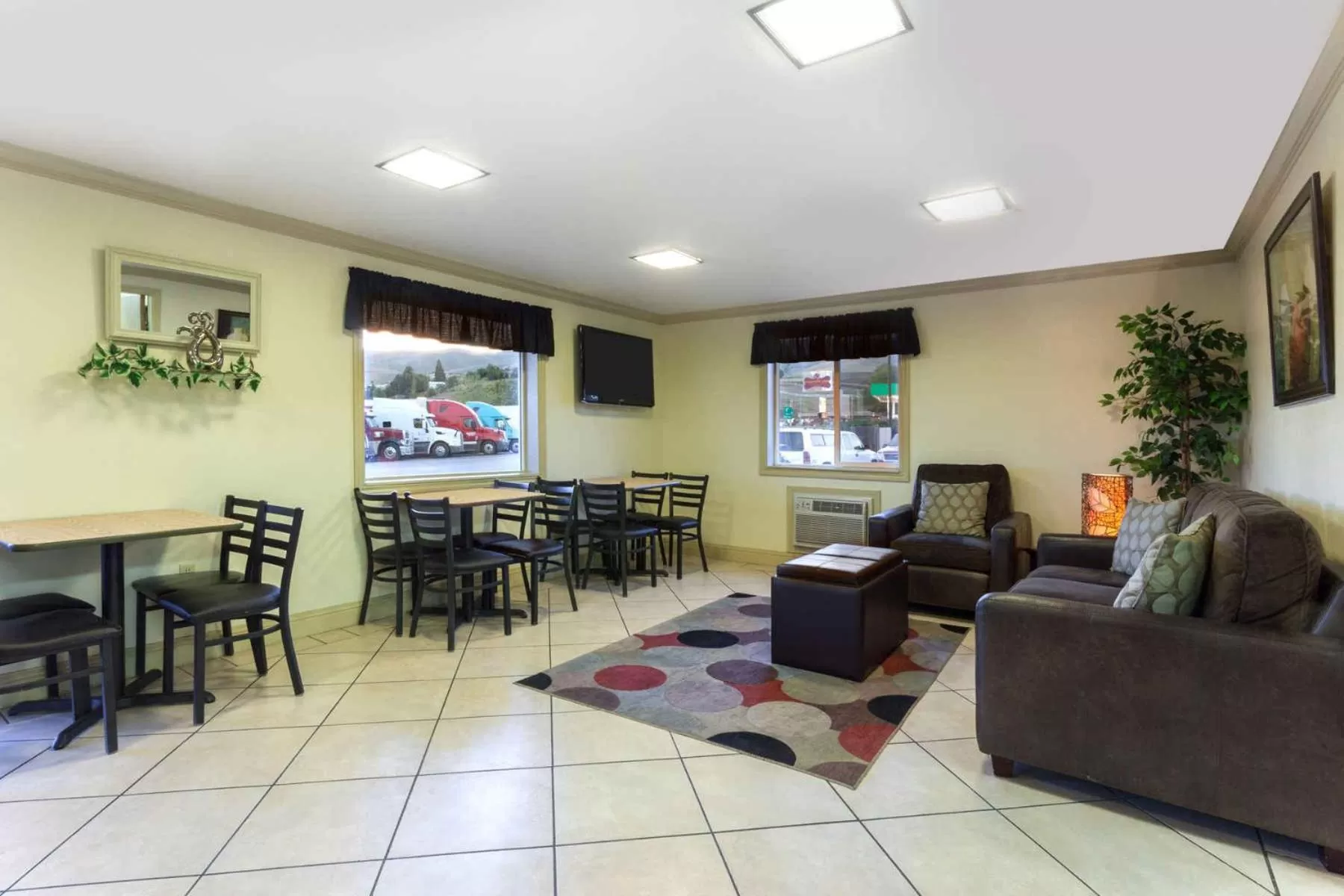 Restaurant/places to eat in Super 8 by Wyndham Lewiston