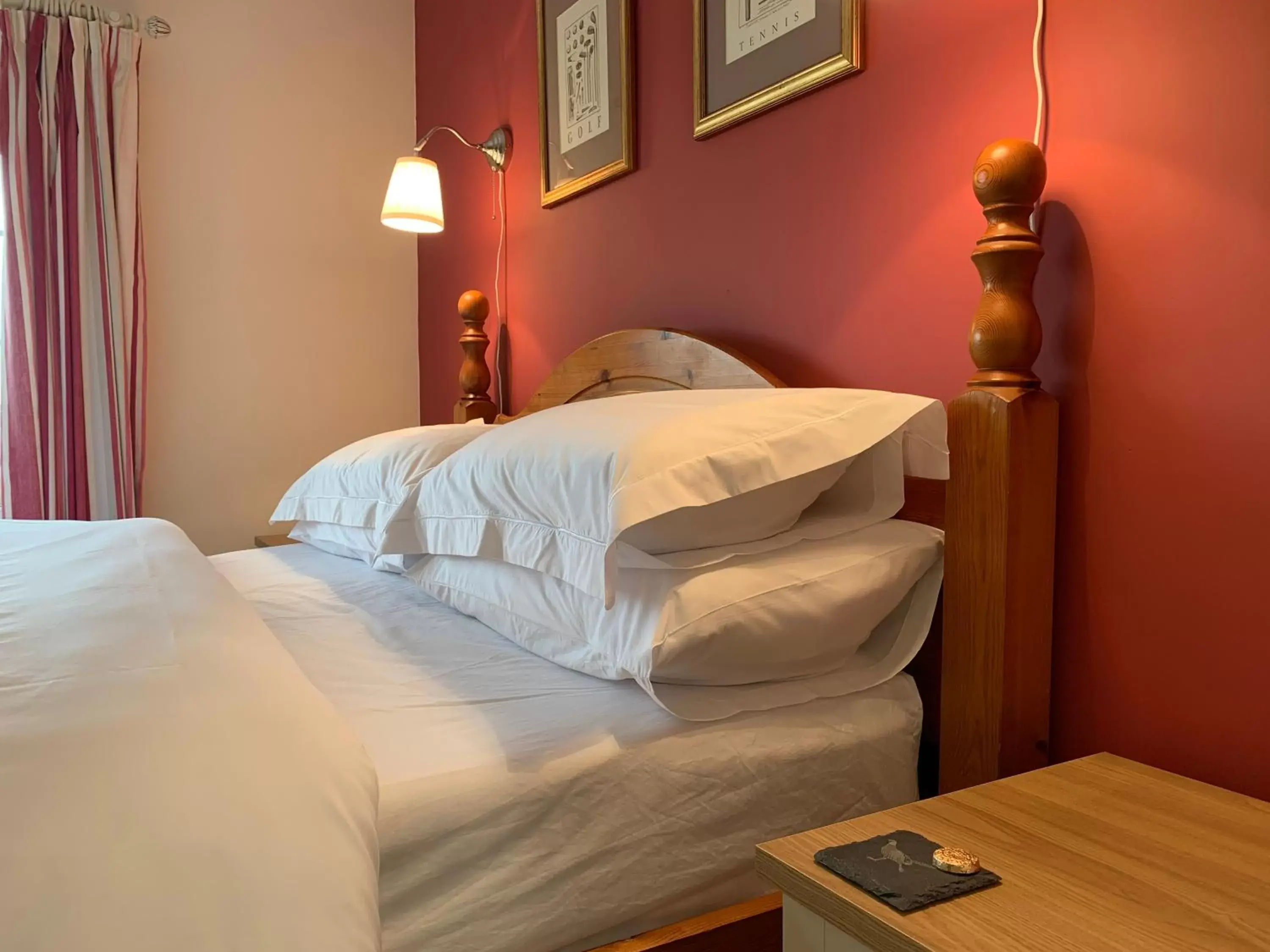 Bedroom, Bed in Lancasters Cottage