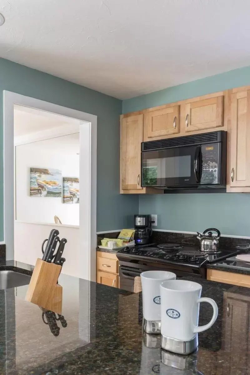 Kitchen/Kitchenette in The Club at New Seabury