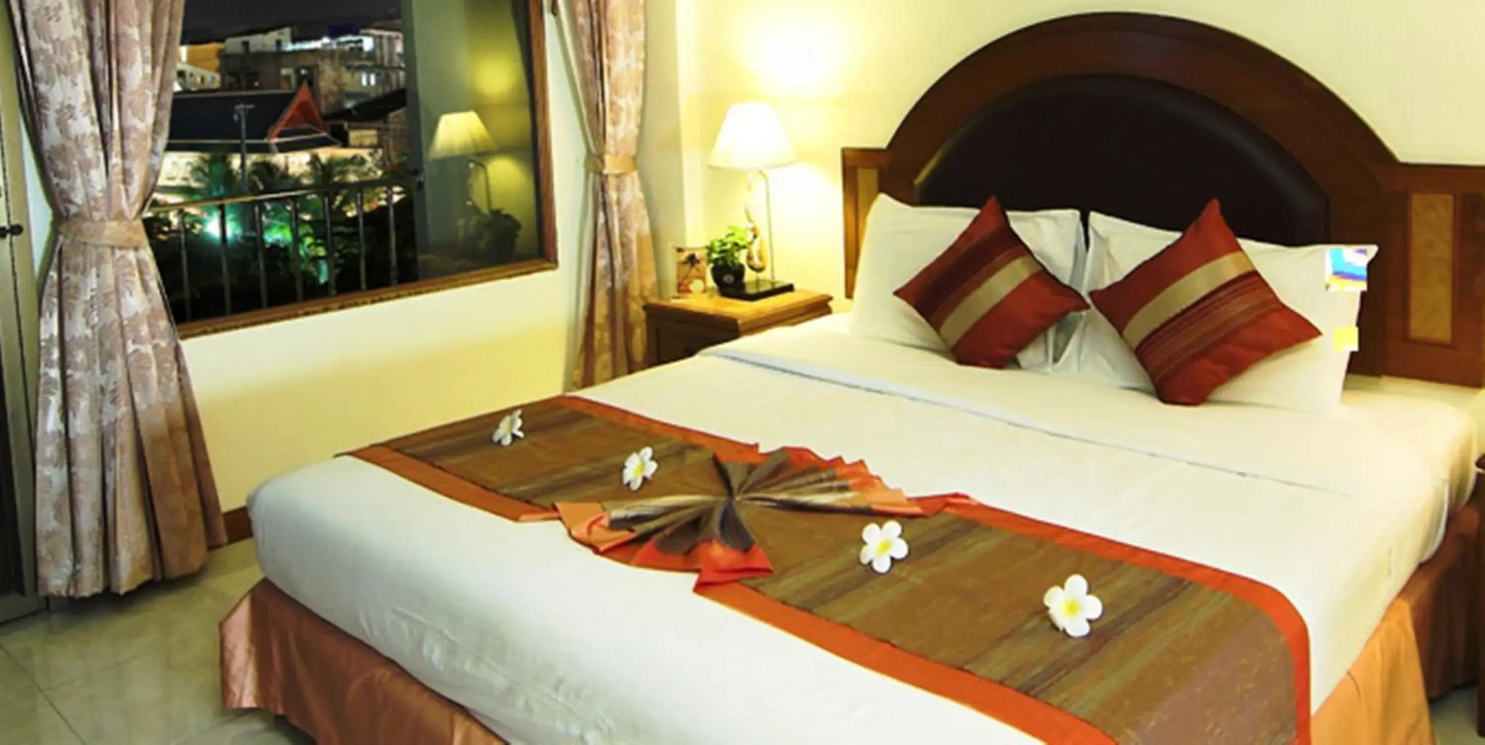 Bed in PS Hotel Phuket Patong - SHA Plus Bed in PS Hotel Phuket Patong - SHA Plus