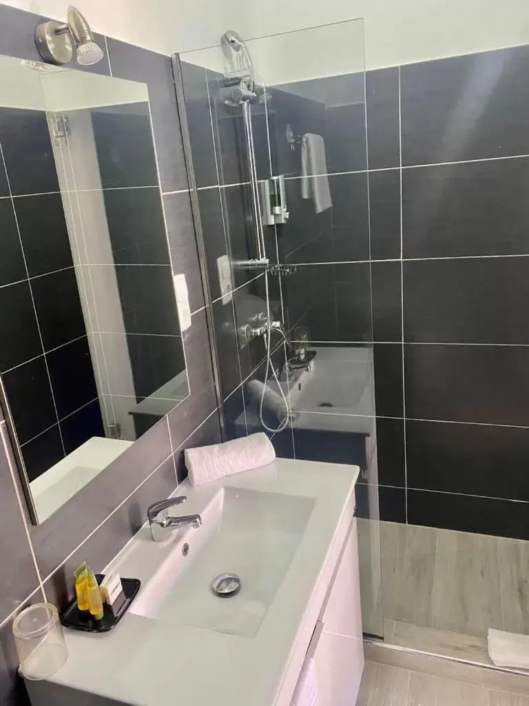 Bathroom in Hotel LIVVO Budha Beach