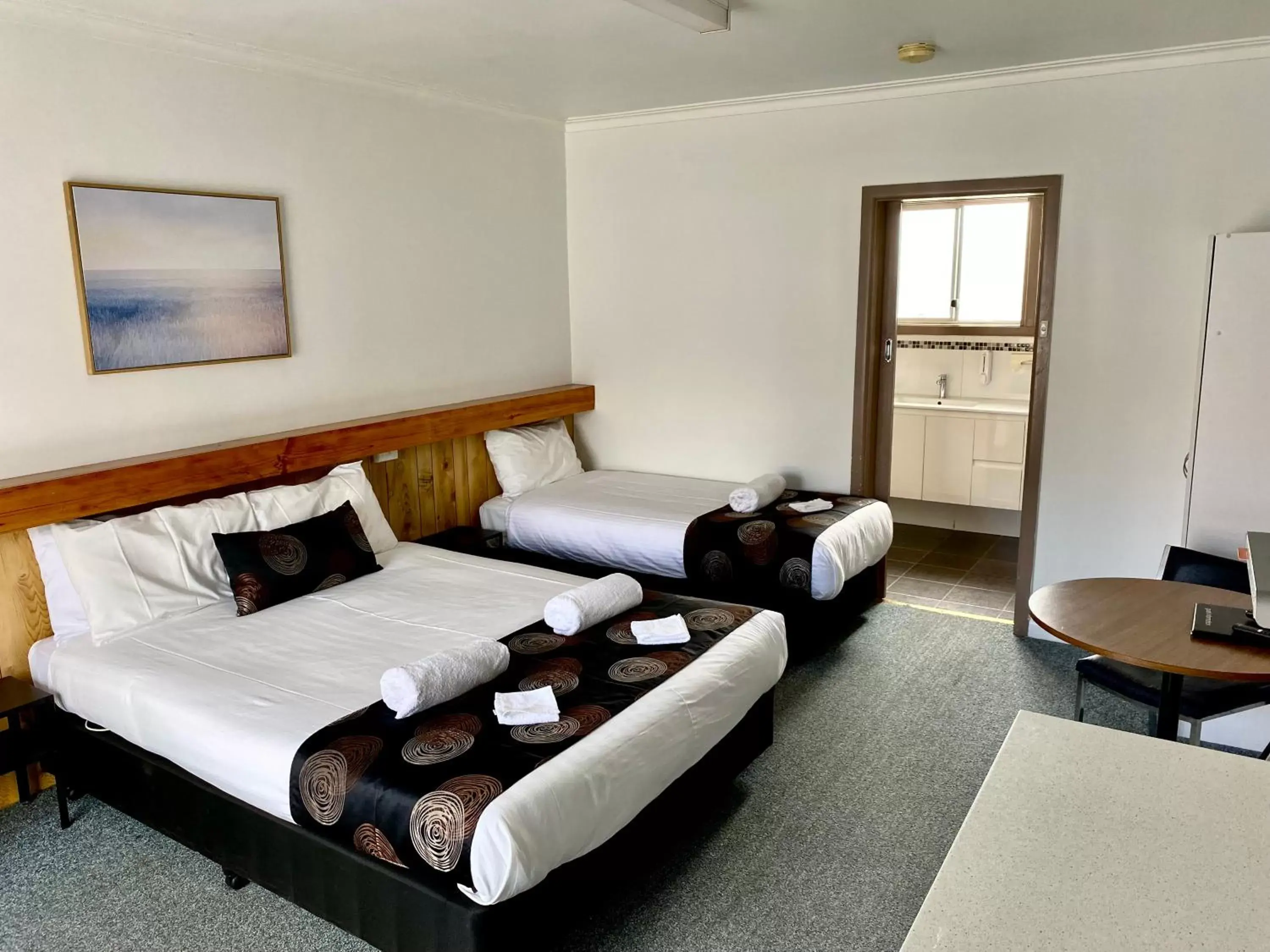 Photo of the whole room, Bed in Motel Stawell