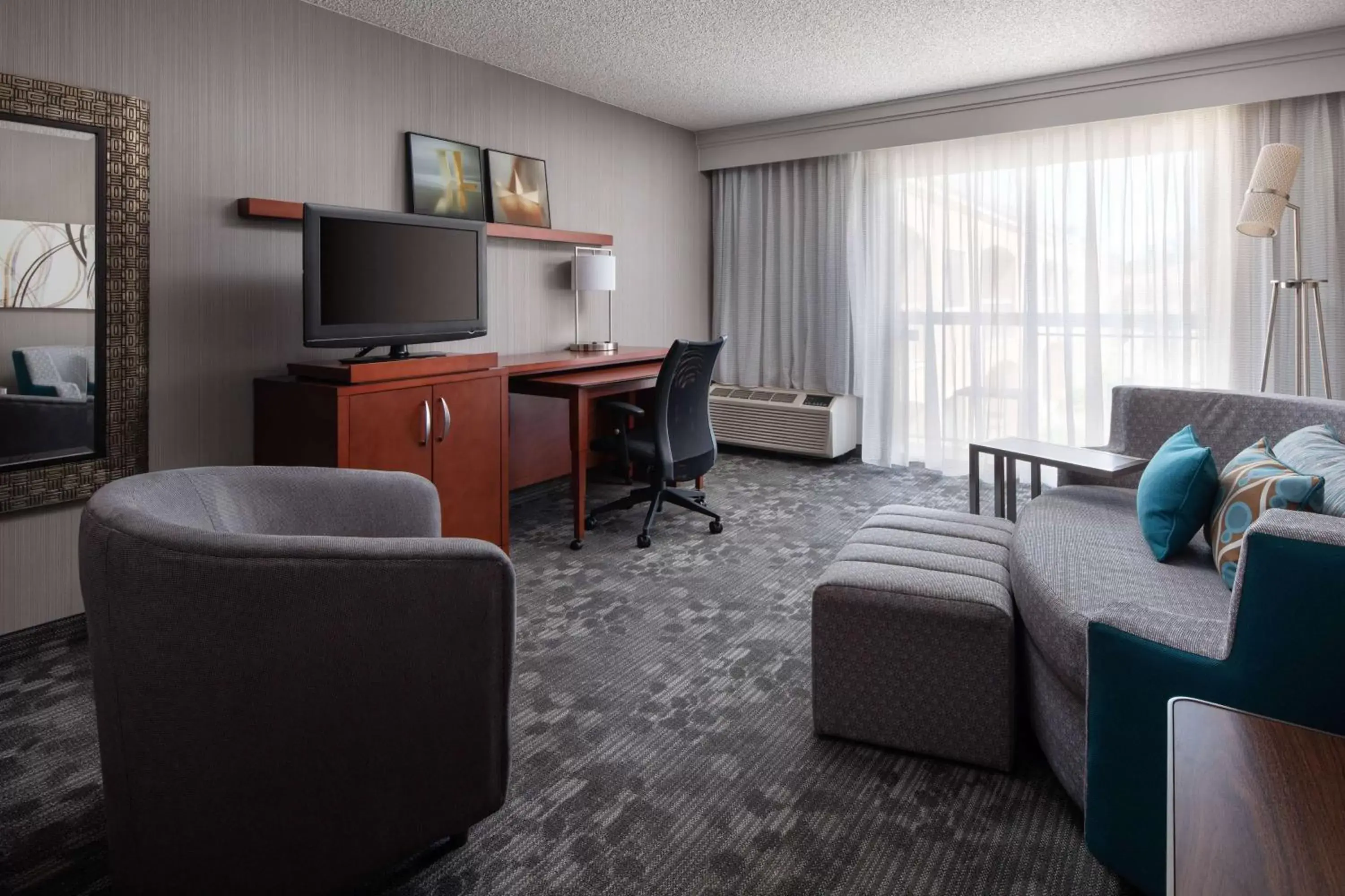 Photo of the whole room in Sonesta Select Camarillo Photo of the whole room in Sonesta Select Camarillo