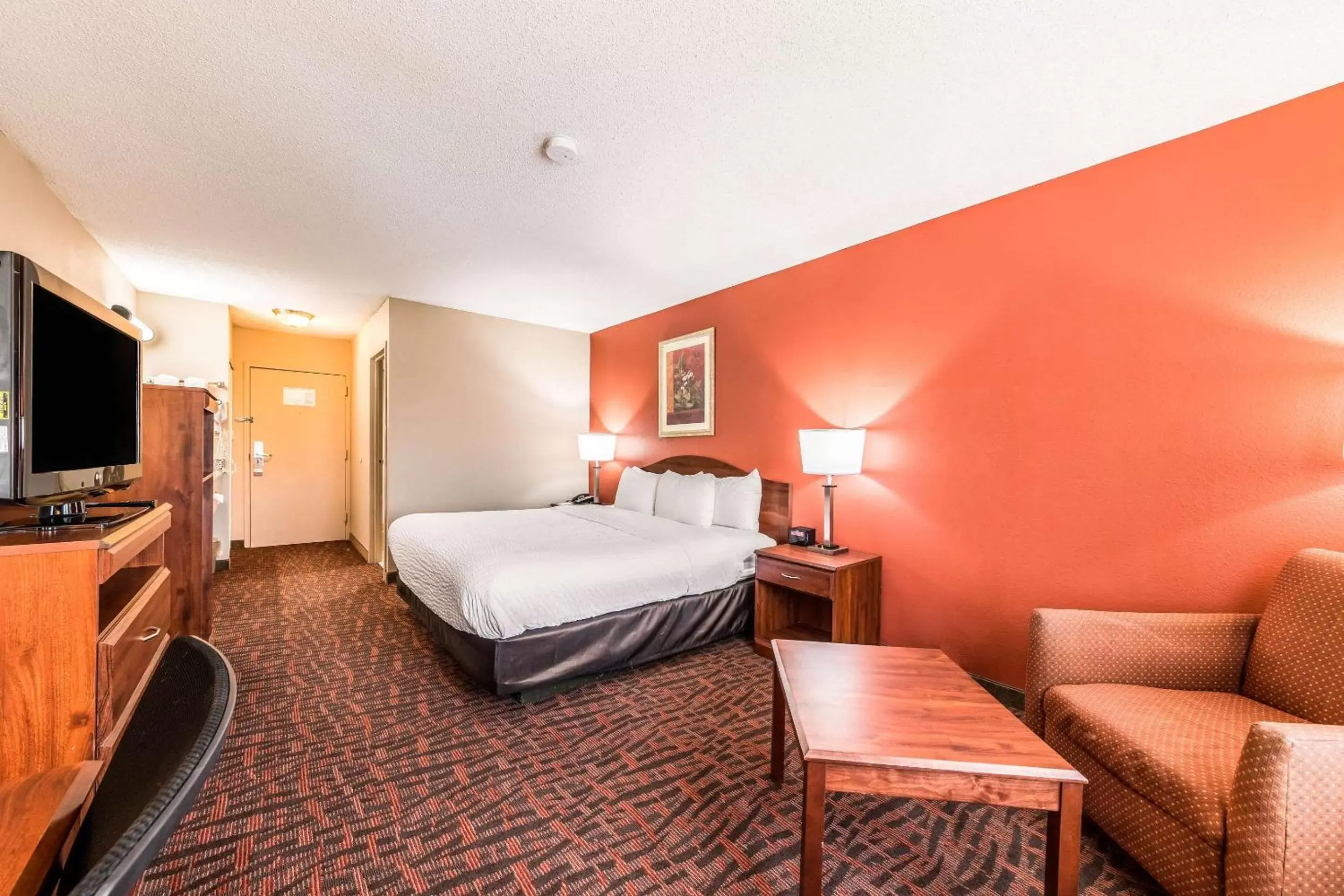 Photo of the whole room, Bed in Lake Norman Inn and Suites Photo of the whole room, Bed in Lake Norman Inn and Suites