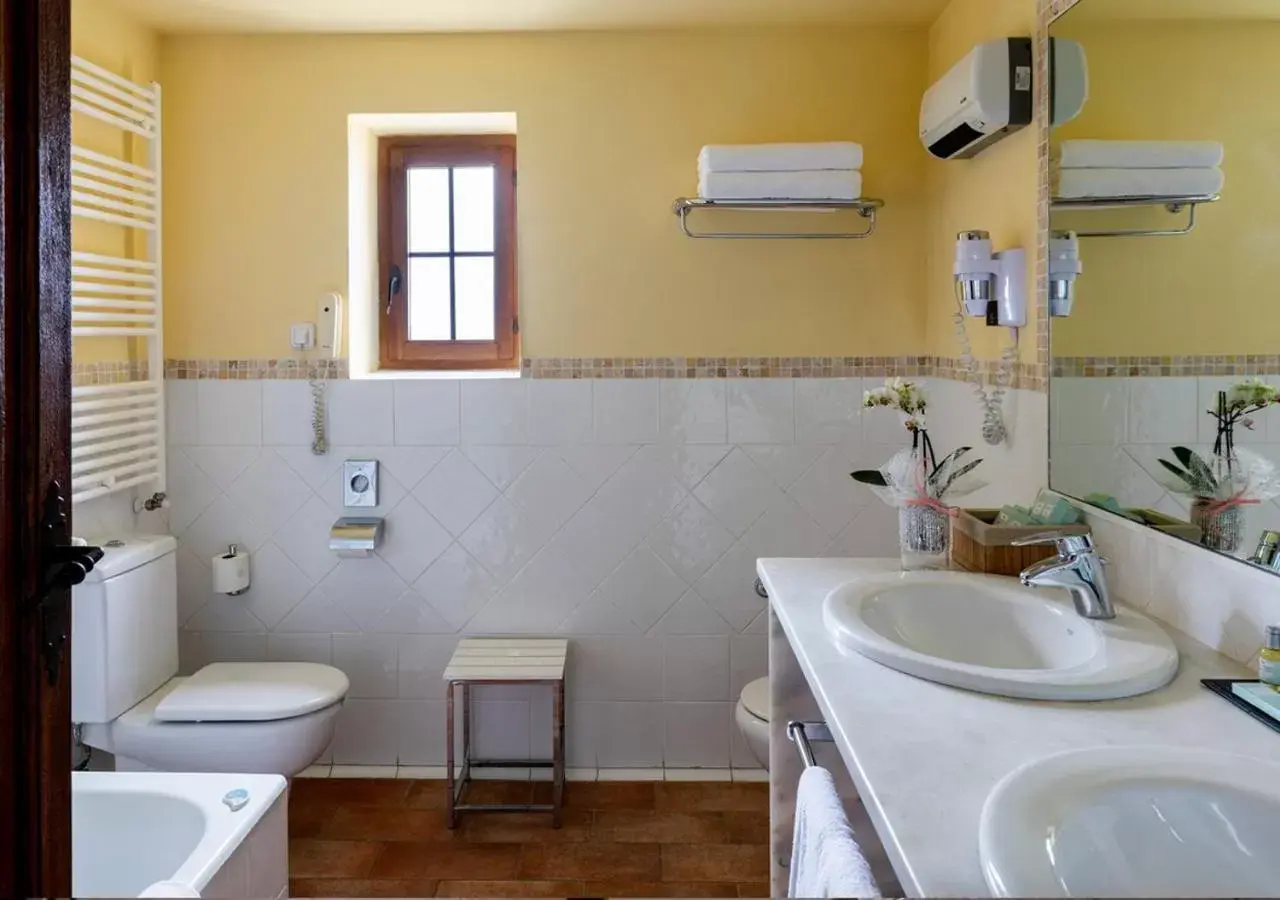 Bathroom in Parador de Tortosa