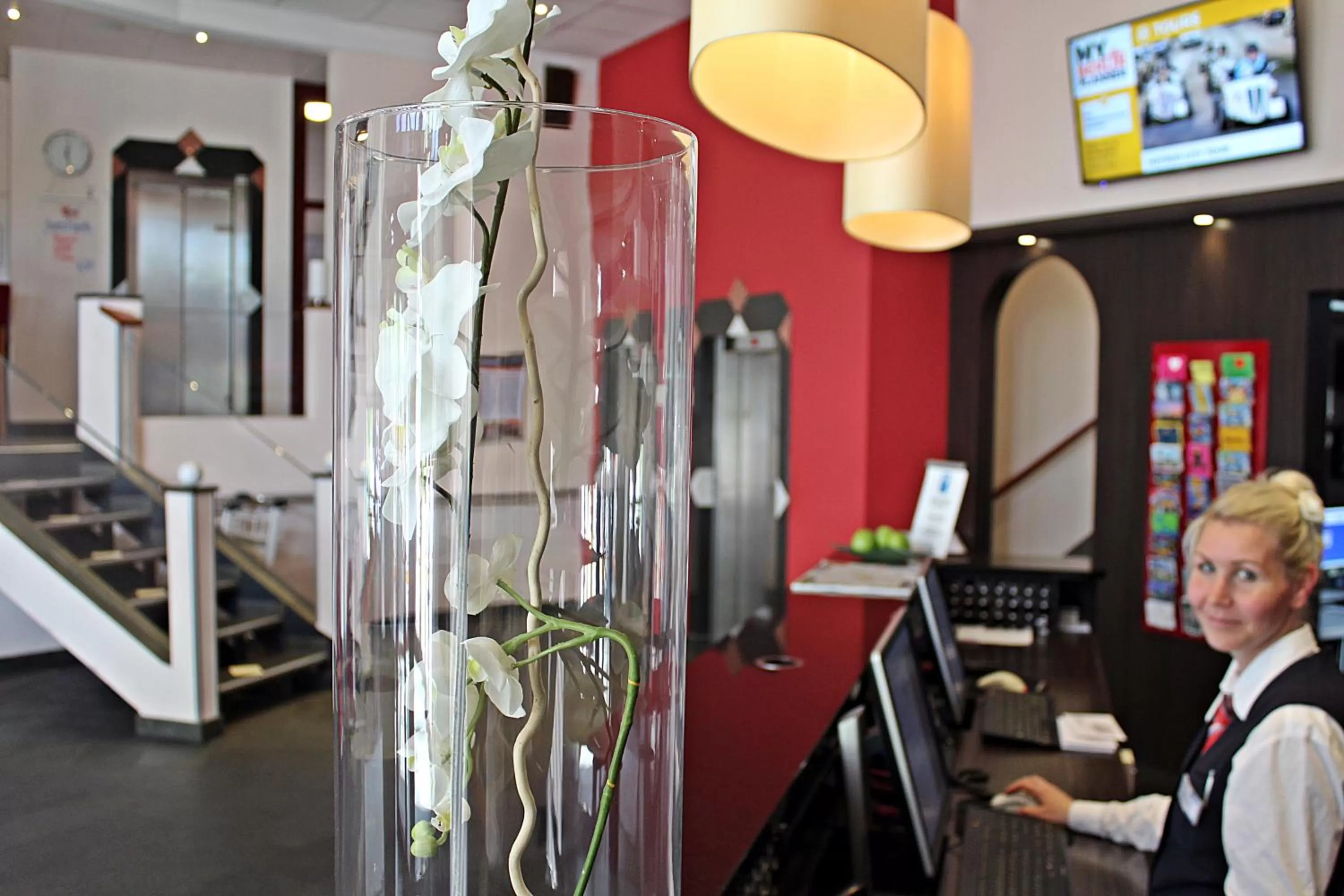 Lobby or reception, Restaurant/Places to Eat in PLAZA INN Berlin Charlottenburg