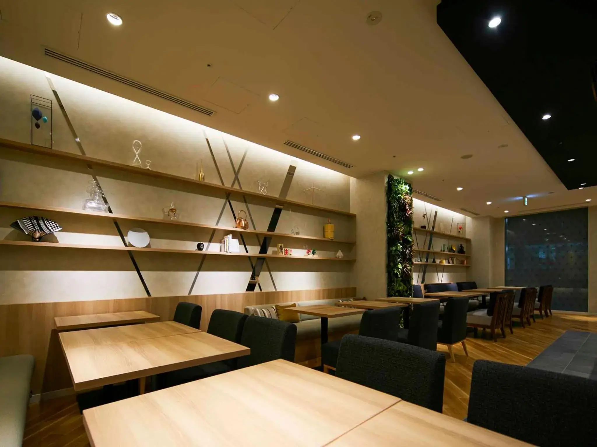 Restaurant/places to eat in Hotel Intergate Tokyo Kyobashi