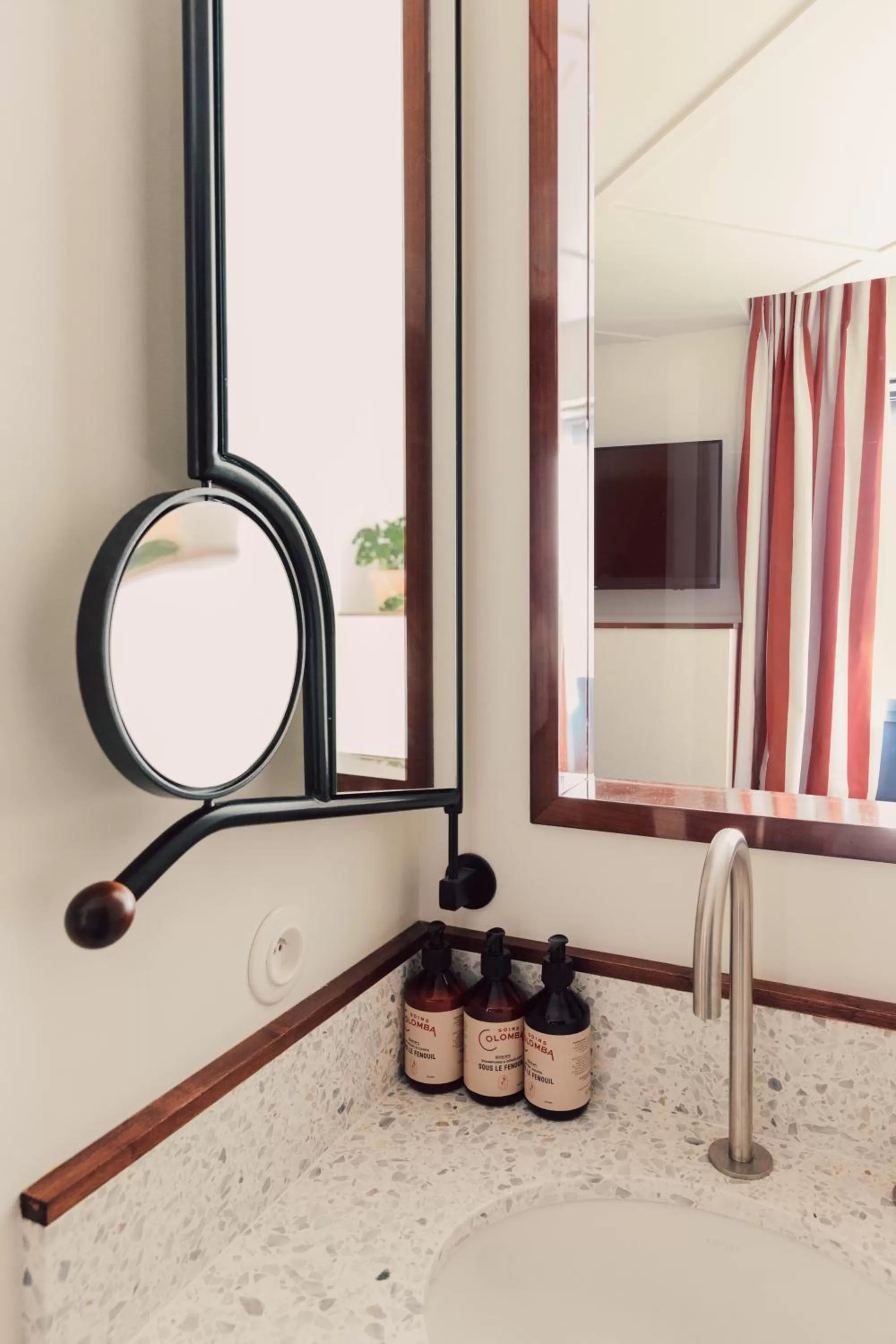 Bathroom in Hôtel Wallace, a Member of Design Hotels