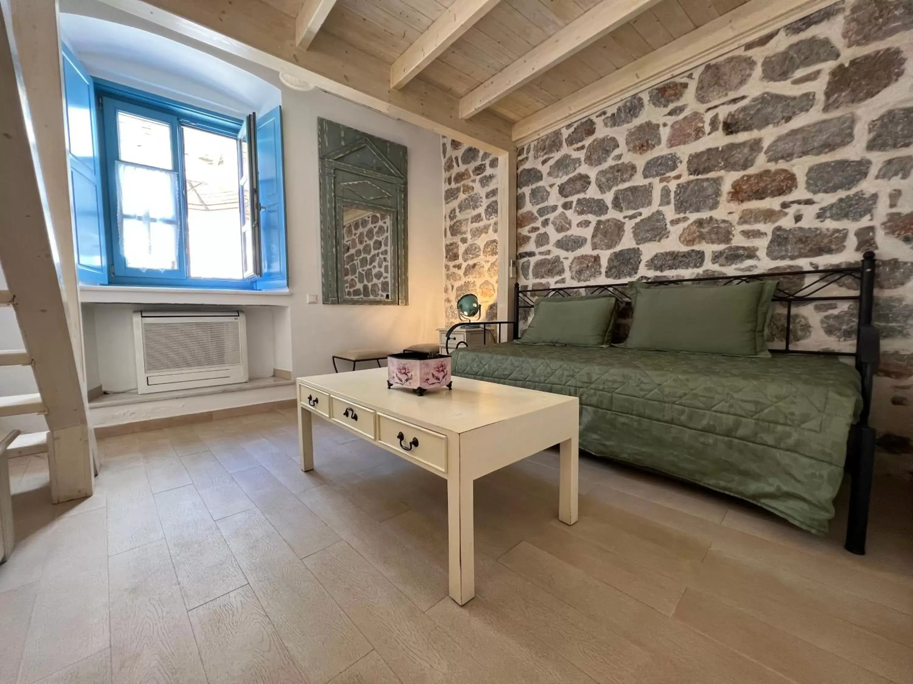 Living room, Seating Area in PortaDelMare deluxe suites