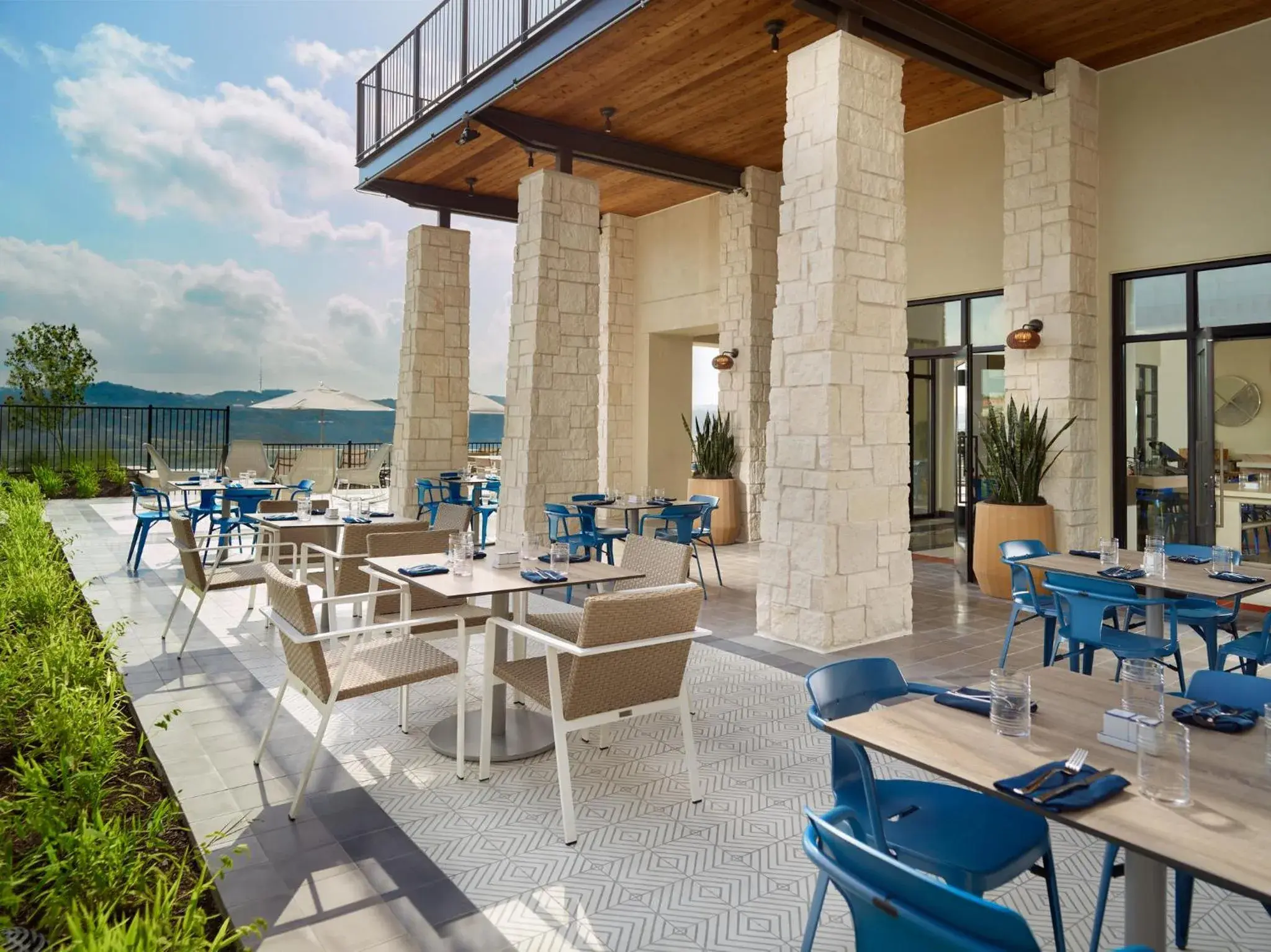 Balcony/Terrace, Restaurant/Places to Eat in Omni Barton Creek Resort and Spa Austin