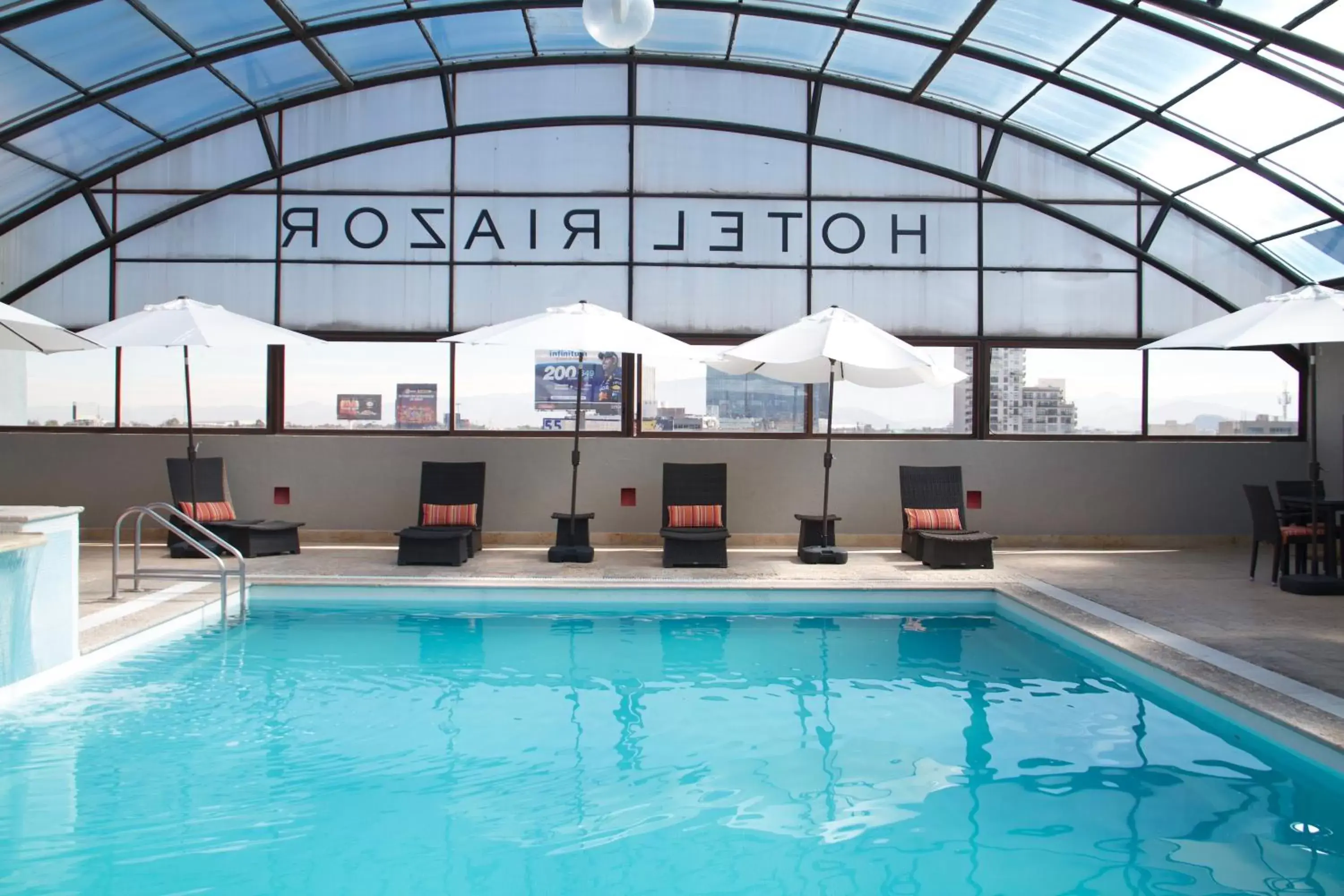 Swimming Pool in Hotel Riazor Aeropuerto