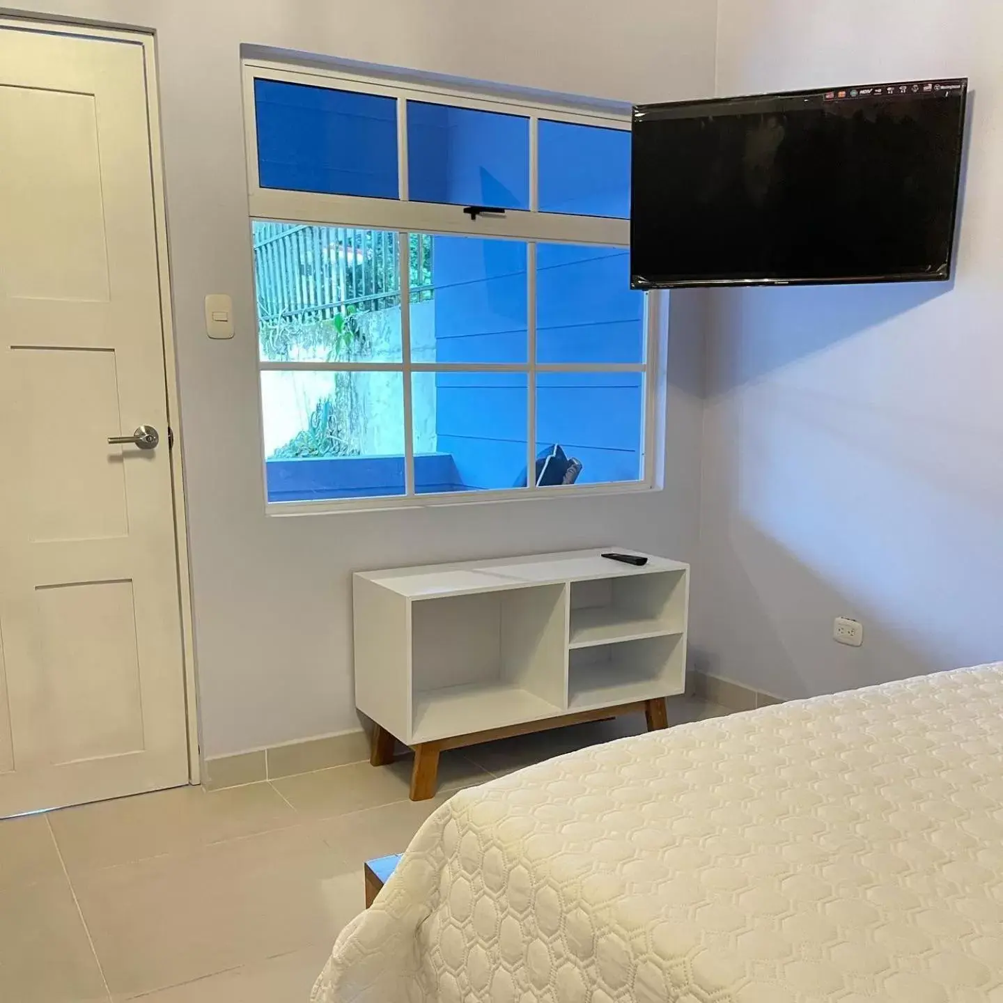 TV/Entertainment Center in Hotel Mono Azul