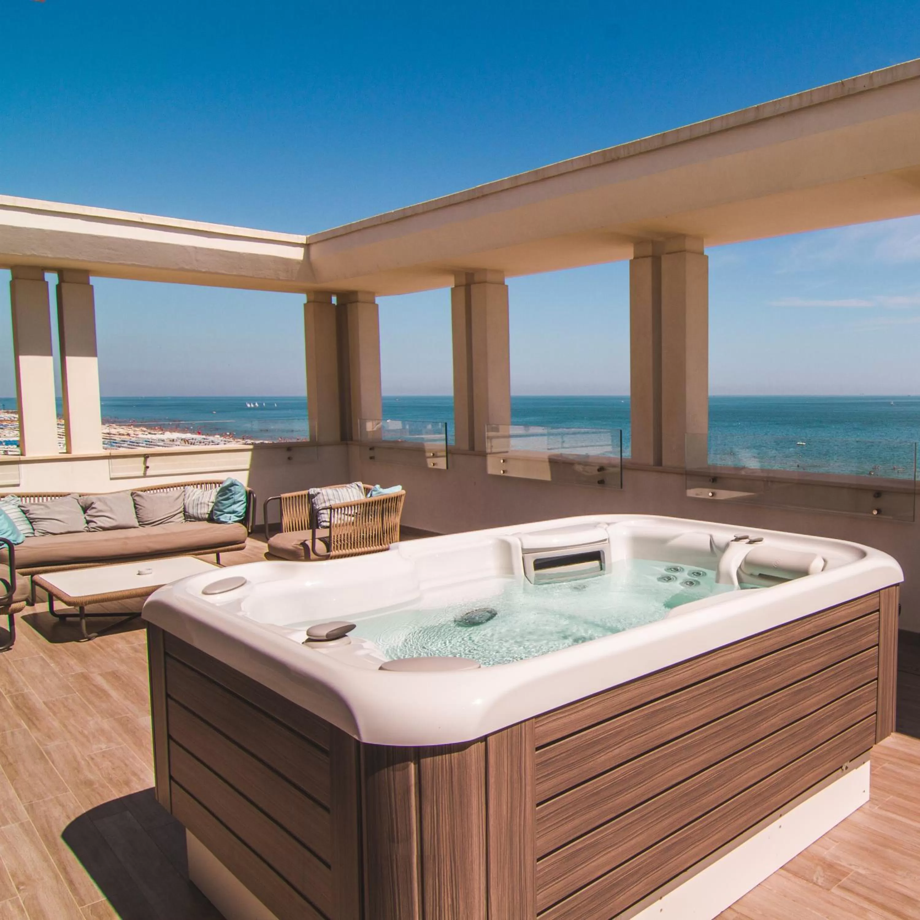 Hot Tub in Hotel Ambasciatori