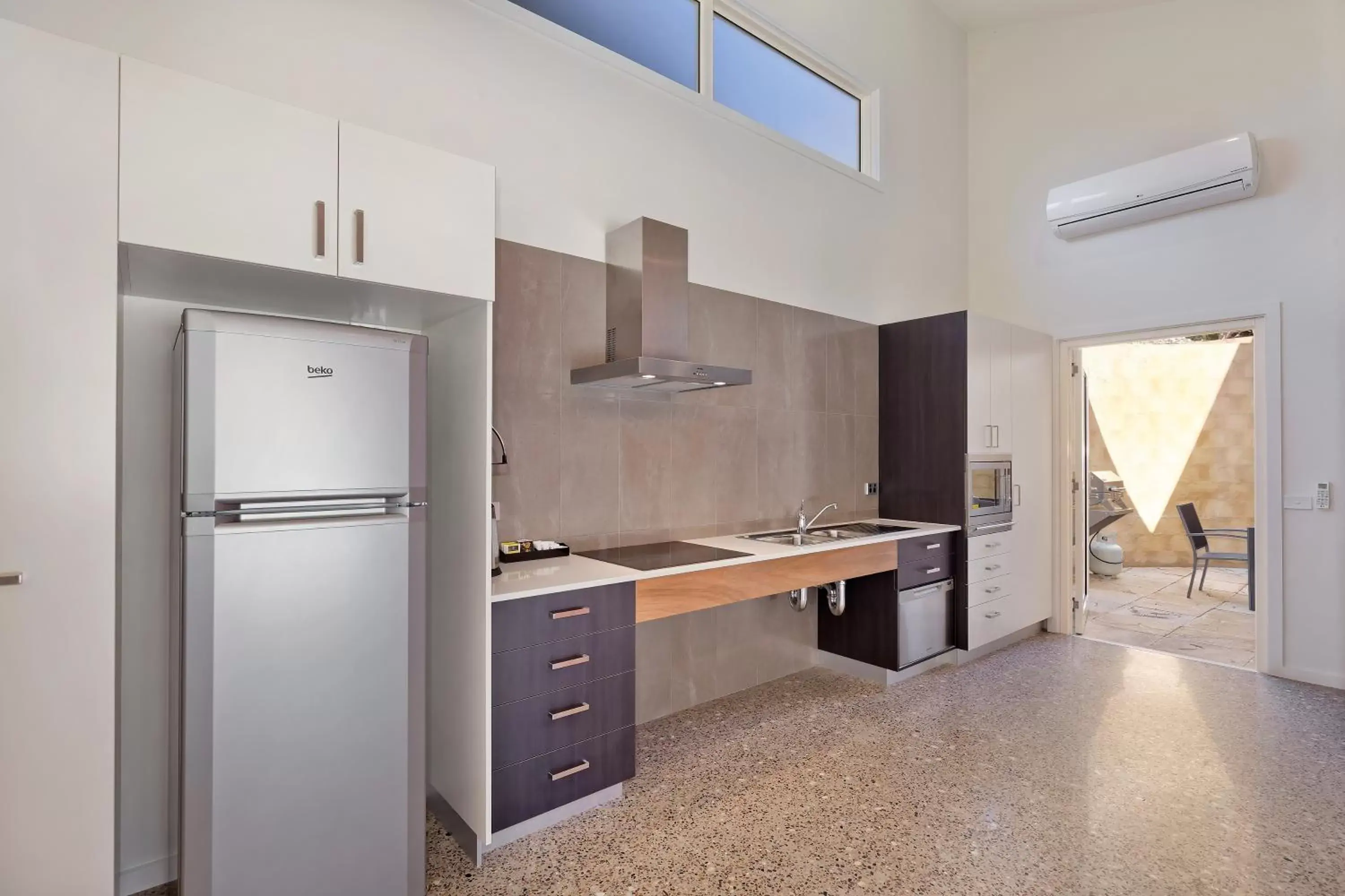 Kitchen or kitchenette, Kitchen/Kitchenette in Tathra Beach House Holiday Apartments