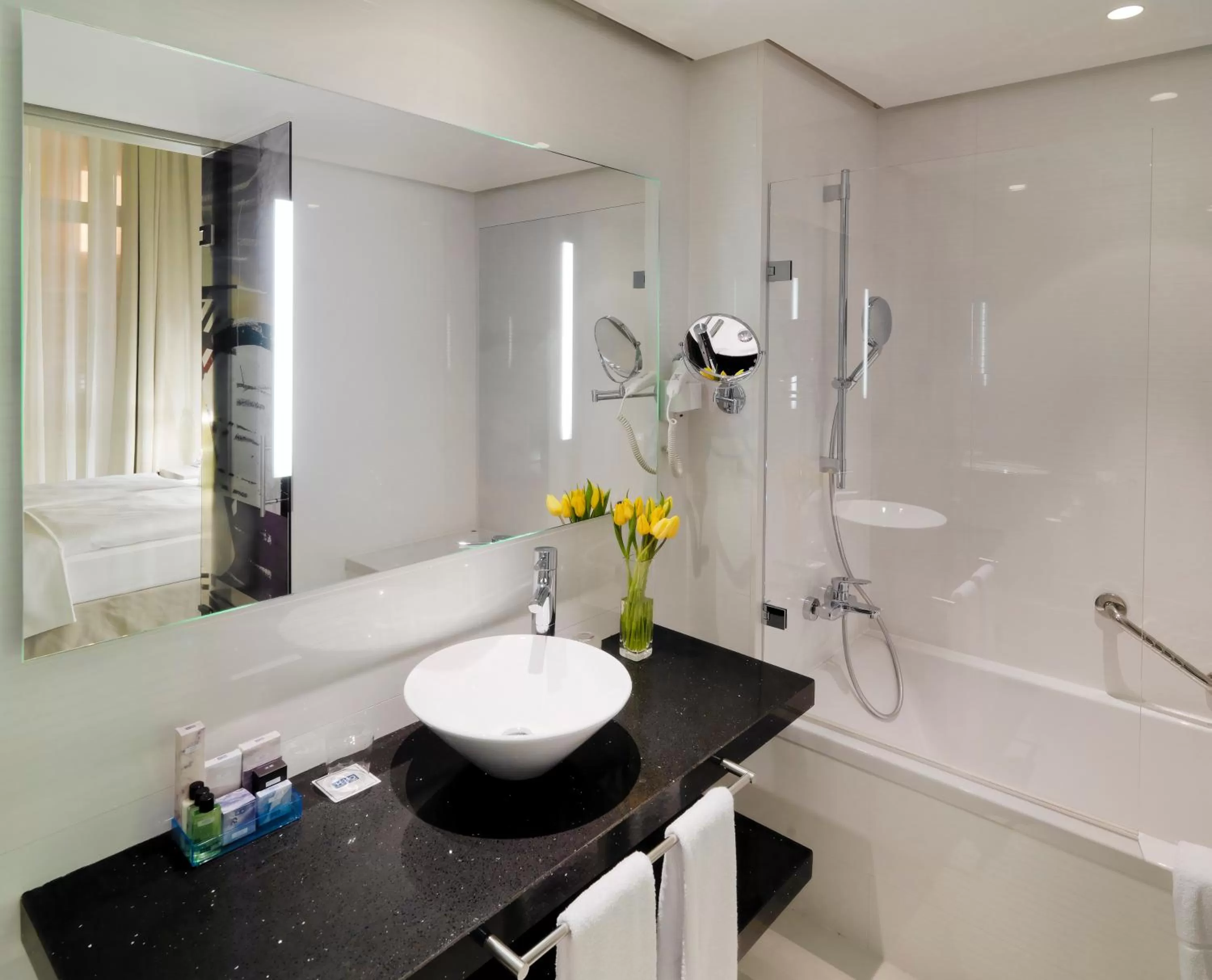 Bathroom in H10 Berlin Ku'Damm