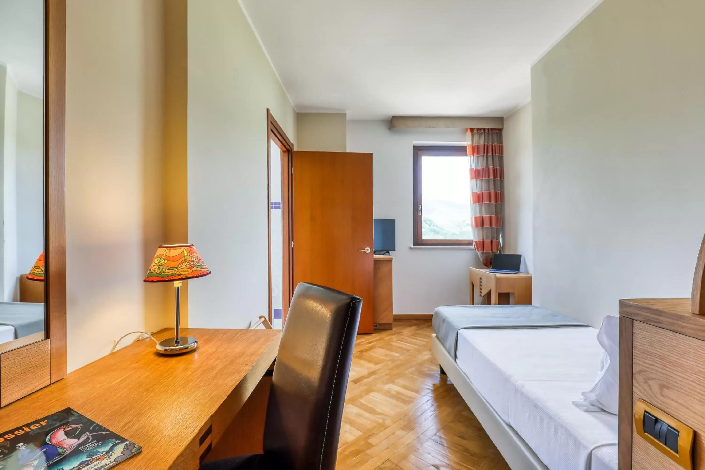 Bed, Dining Area in Hotel PentHouse