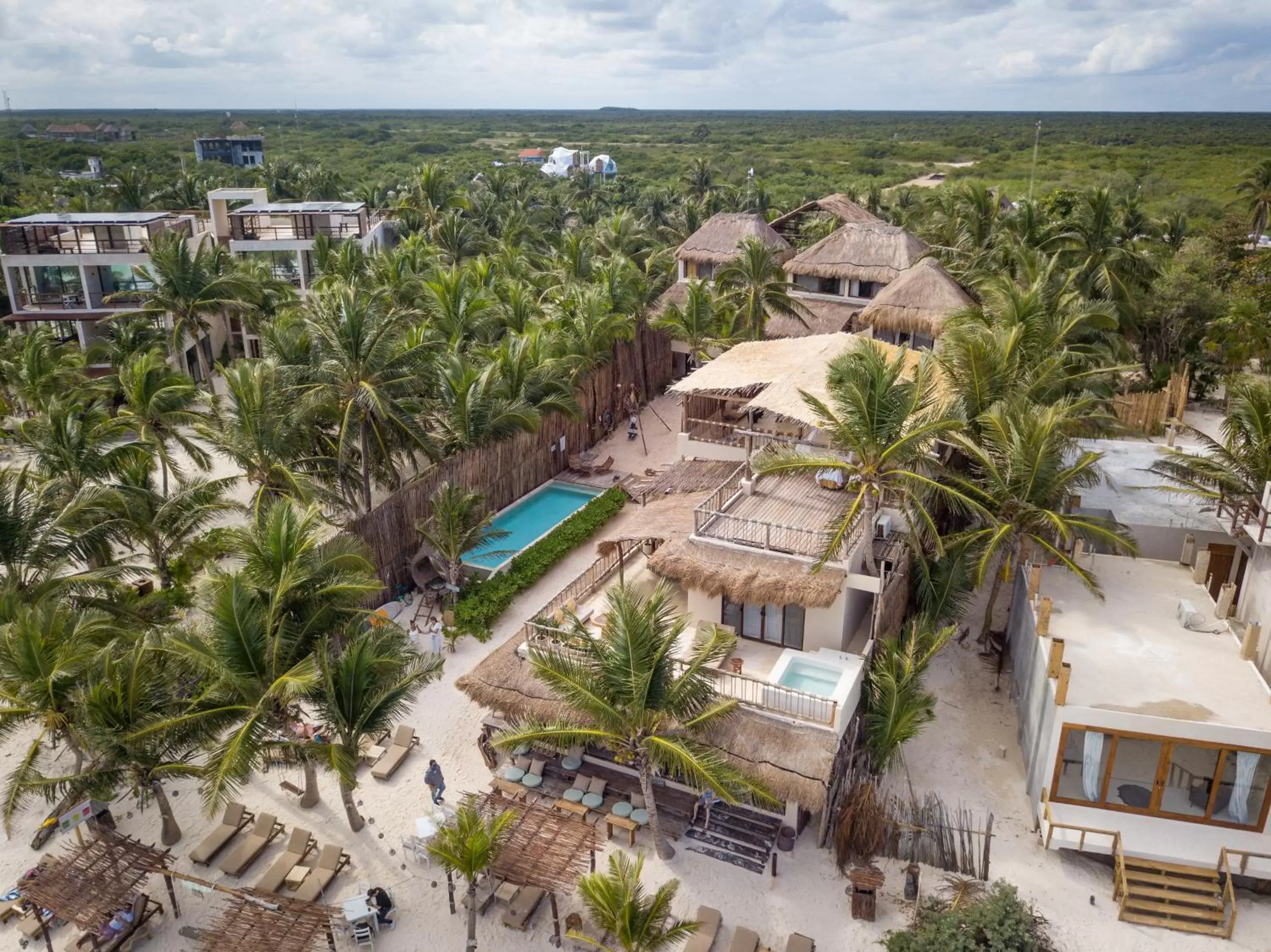 Restaurant/places to eat, Bird's-eye View in Dune Boutique Hotel located at the party zone