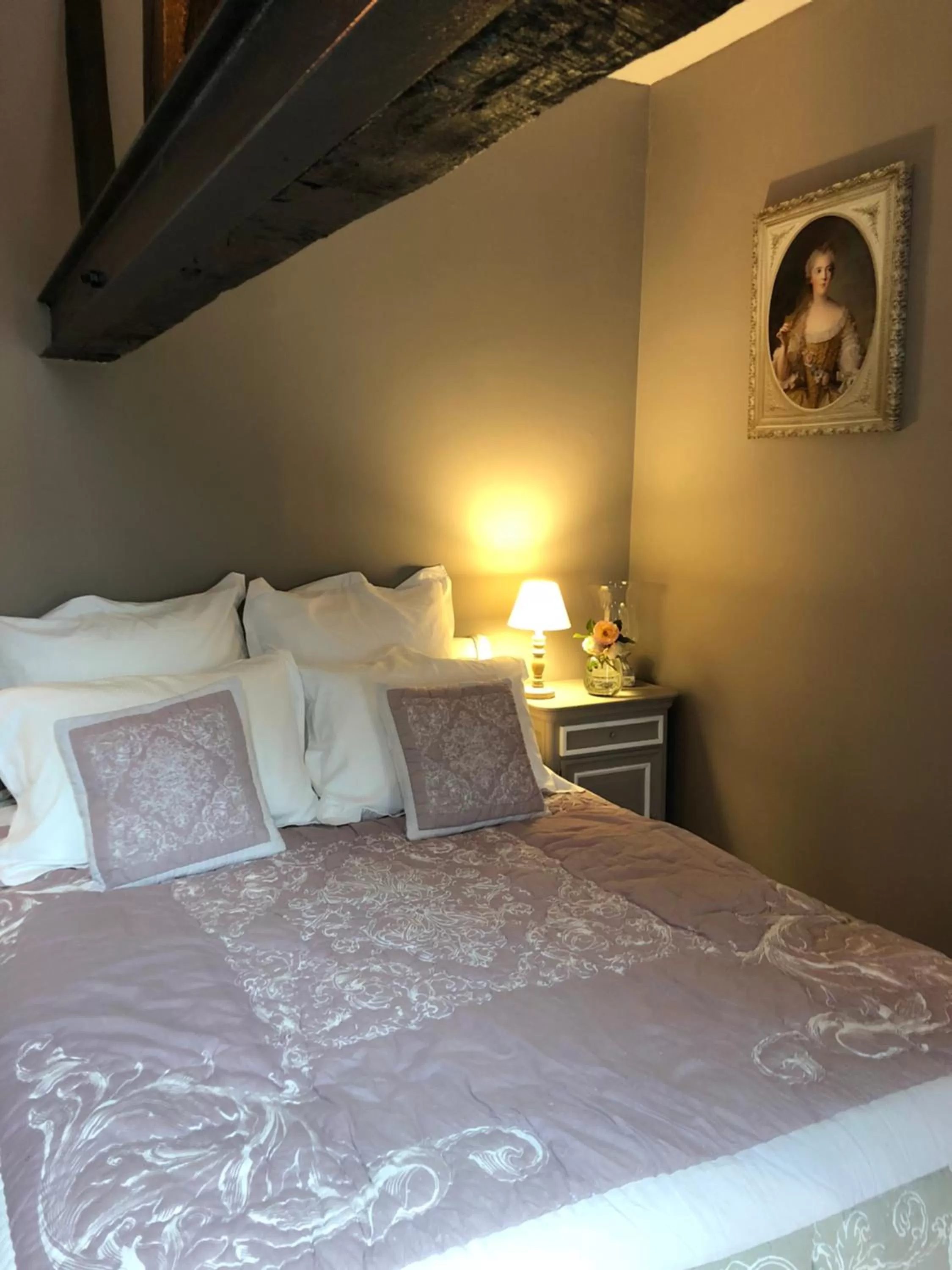 Photo of the whole room, Bed in De la Maison aux Ateliers