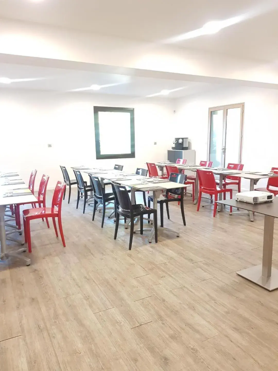 LOGIS HOTEL & RESTAURANT L'ETAPE Bouc Bel Air - Gardanne LOGIS HOTEL & RESTAURANT L'ETAPE Bouc Bel Air - Gardanne