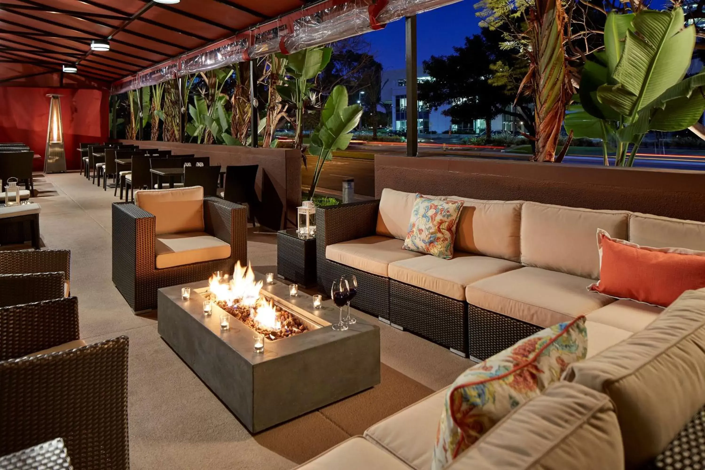 Restaurant/places to eat in DoubleTree by Hilton LAX - El Segundo