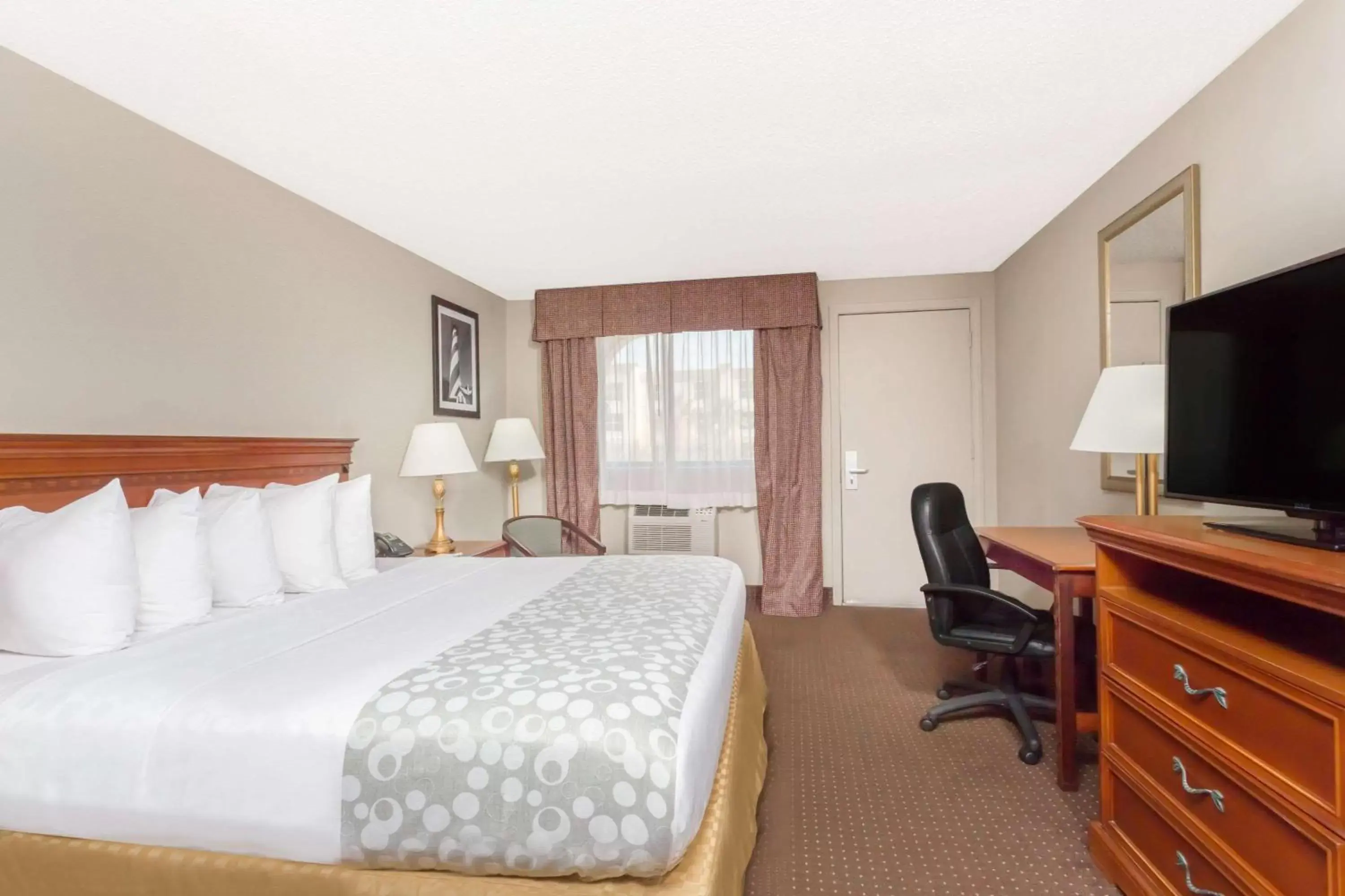 Photo of the whole room, Bed in Days Inn by Wyndham St Augustine/Historic Downtown