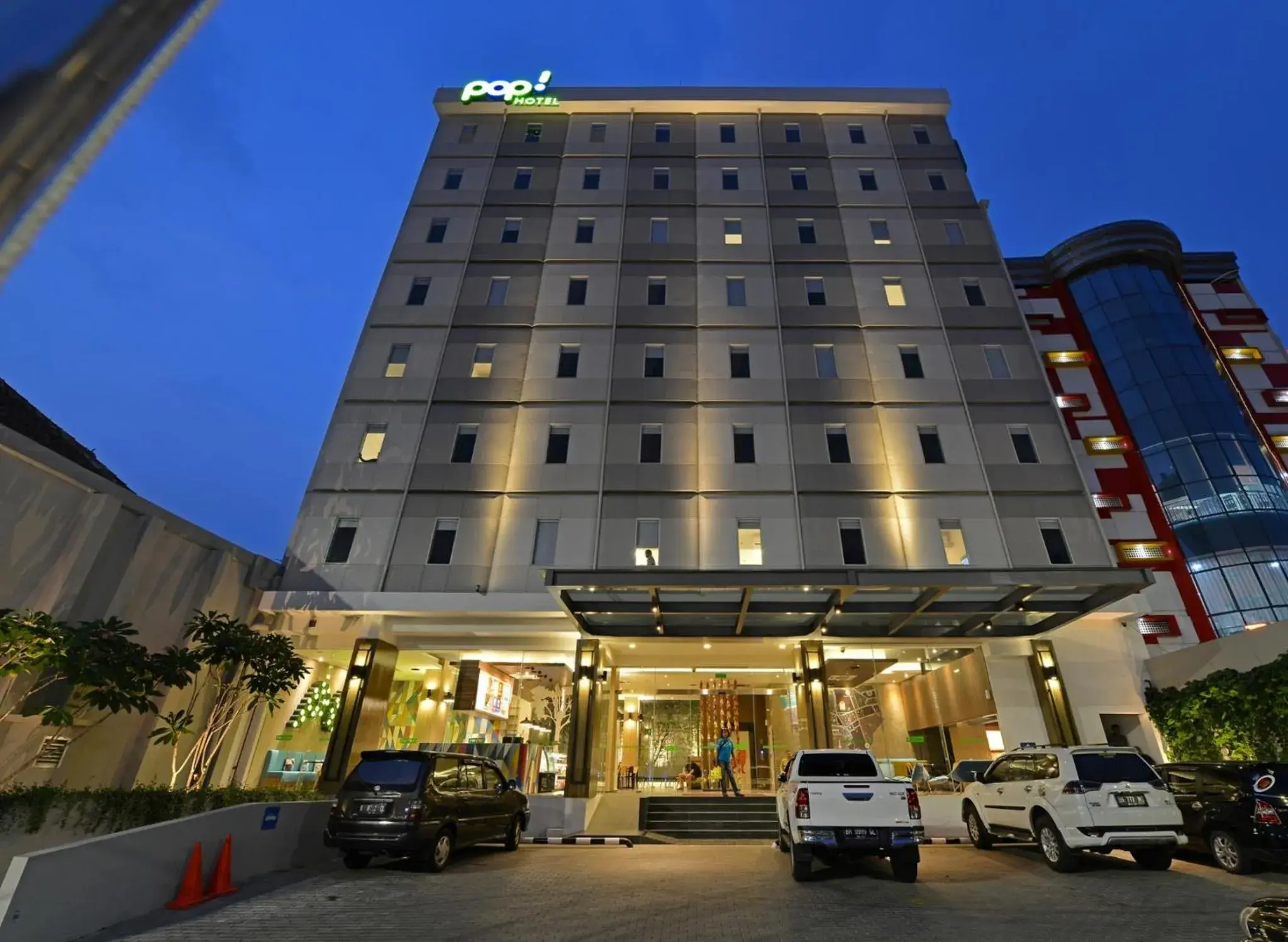 Facade/entrance, Property Building in POP Hotel Pasar Baru Jakarta
