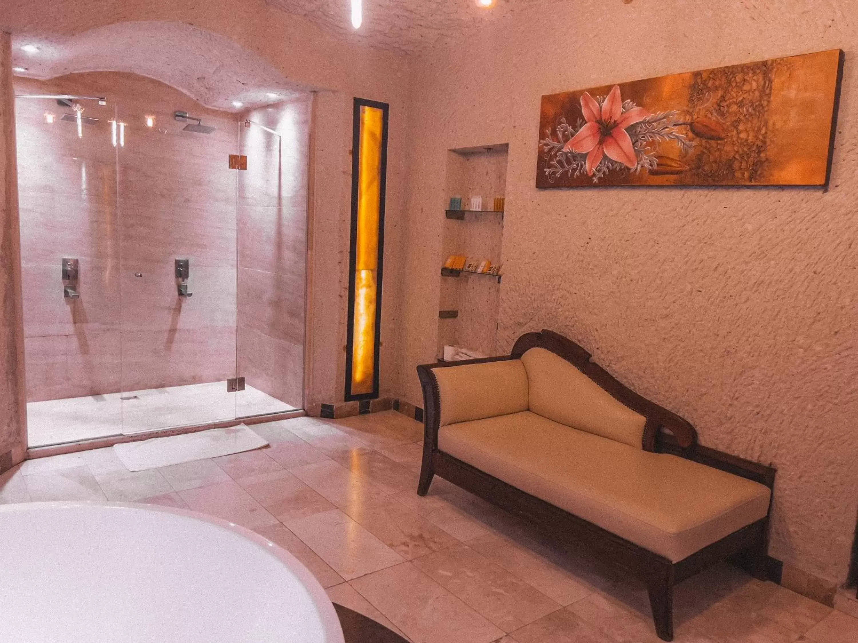 Bathroom, Seating Area in Local Cave House Hotel