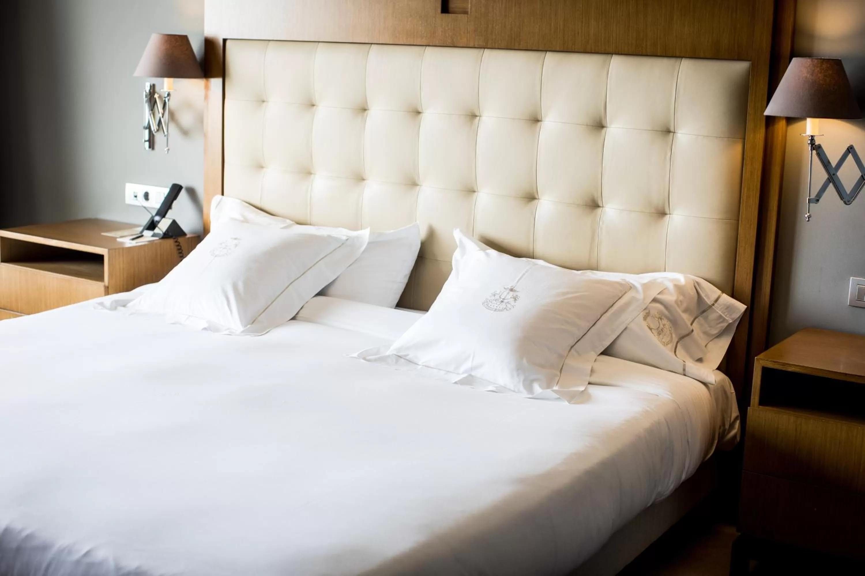 Photo of the whole room, Bed in Pazo Los Escudos Hotel Spa & Resort