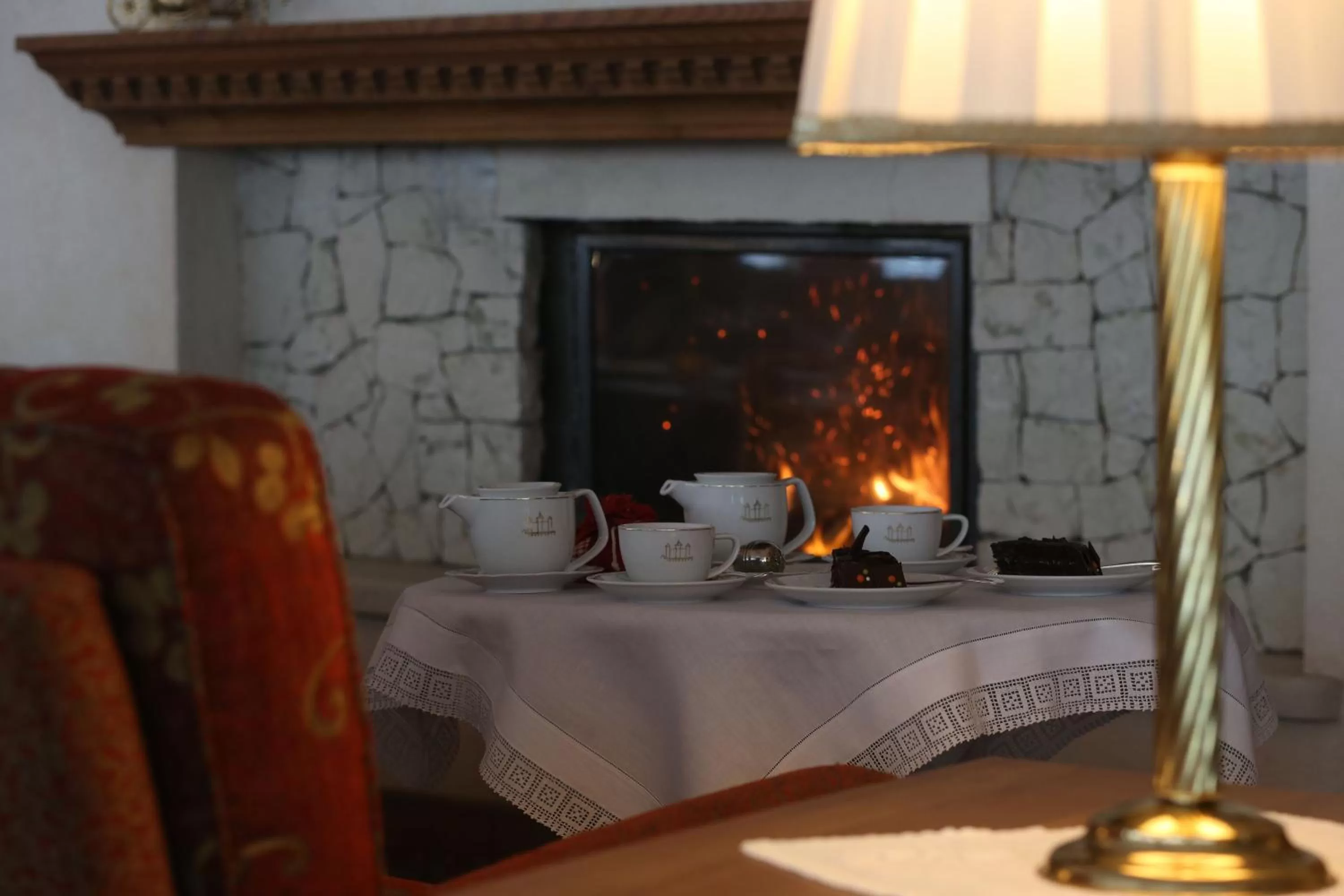 Lounge or bar in Alpen Suite Hotel