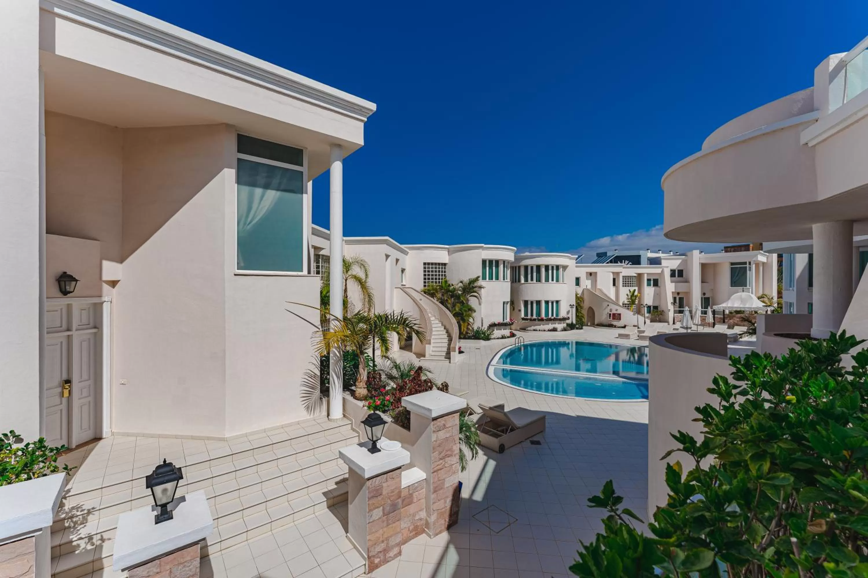 Swimming pool in Flamingo Suites Boutique Hotel