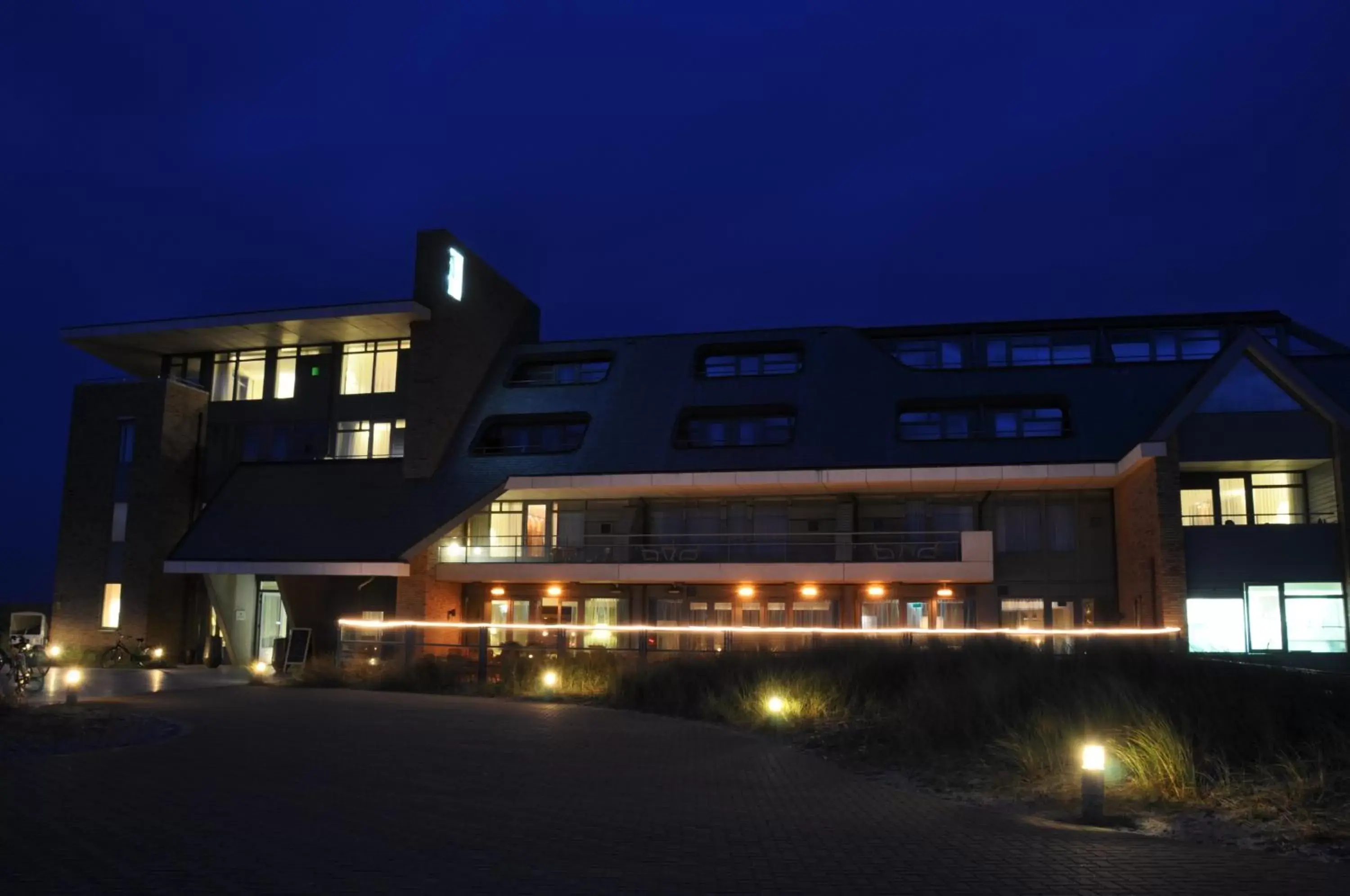 Facade/entrance, Property Building in Paal 8 Hotel aan Zee