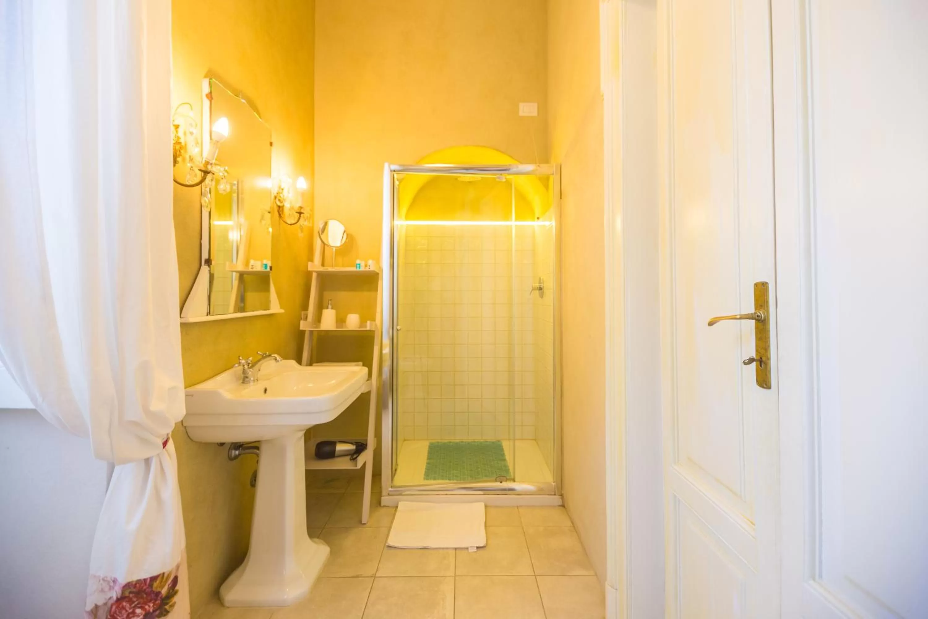 Day in White Lilac Romantic B&B - Adults only