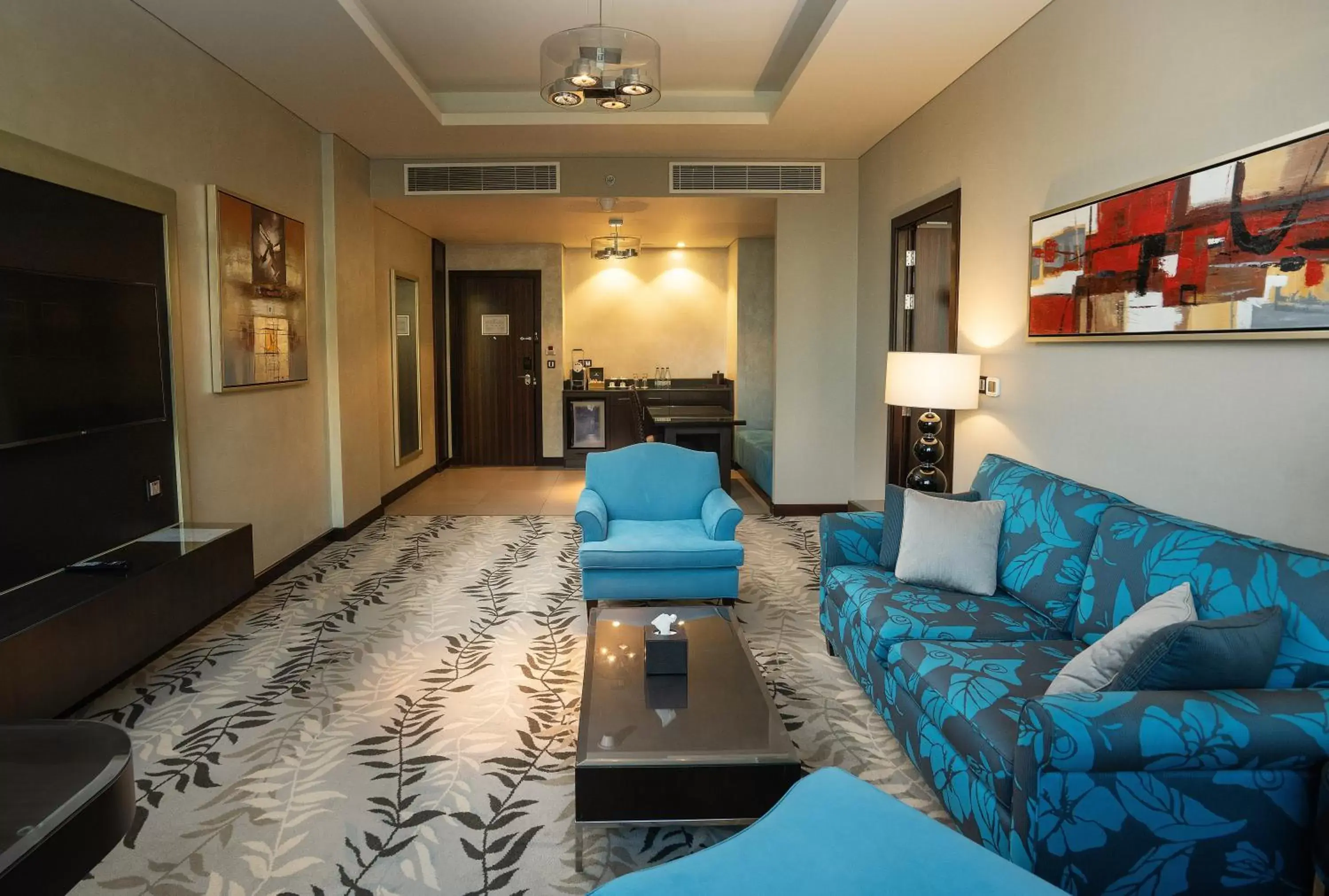 Living room, Seating Area in Crowne Plaza Riyadh - RDC Hotel & Convention, an IHG Hotel