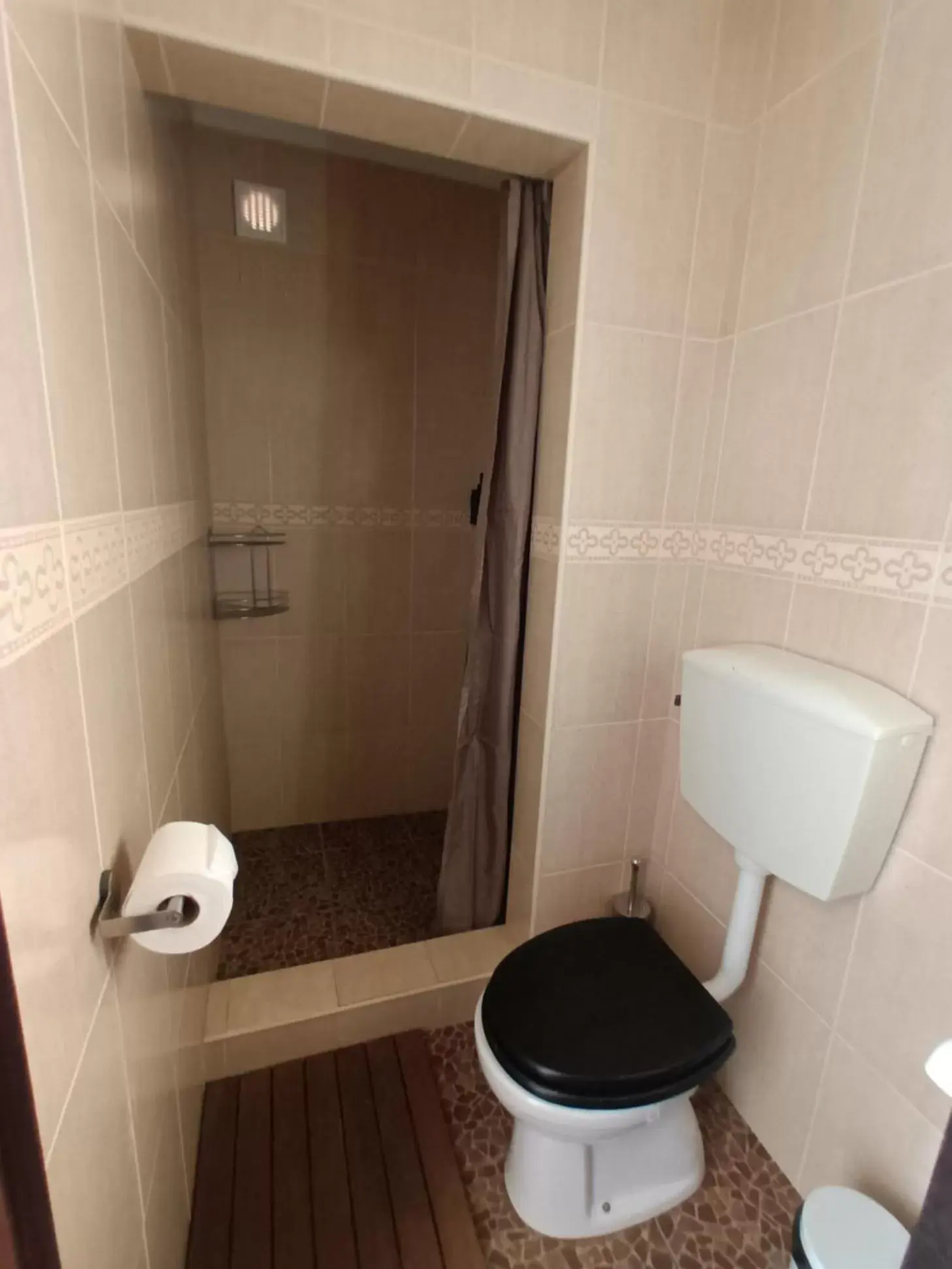 Toilet, Bathroom in B&B Quinta da Romãzeira