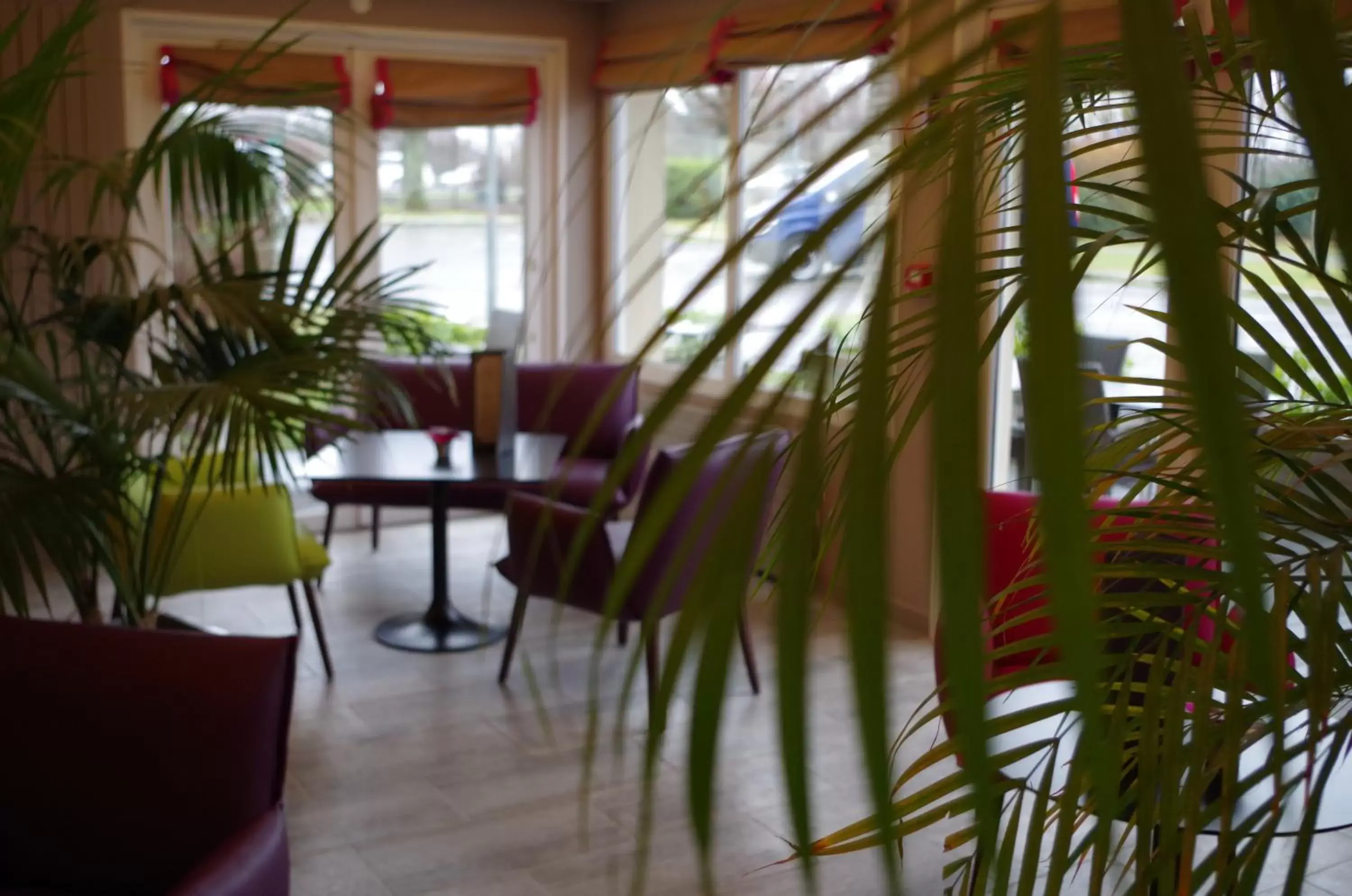 Lounge or bar, Restaurant/Places to Eat in Best Western Amarys Rambouillet